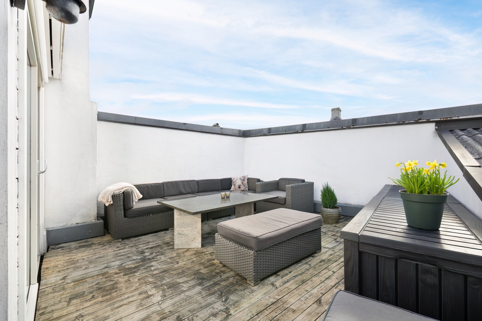 Takterrassen er perfekt for både hverdag og festlige anledninger. Galleribilde