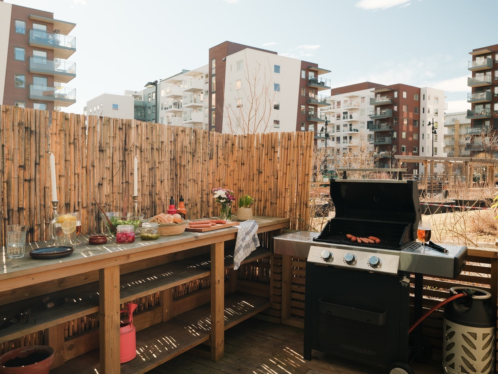 Skjermvegger mot naboene gir privatliv. Galleribilde