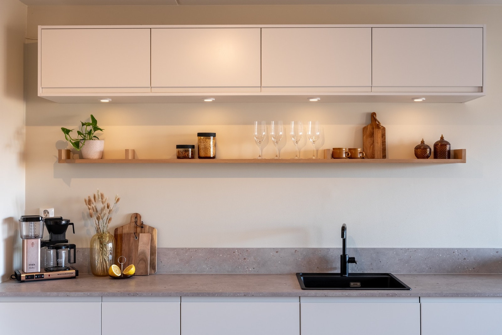 Her er det mye skap- og benkeplass! Galleribilde