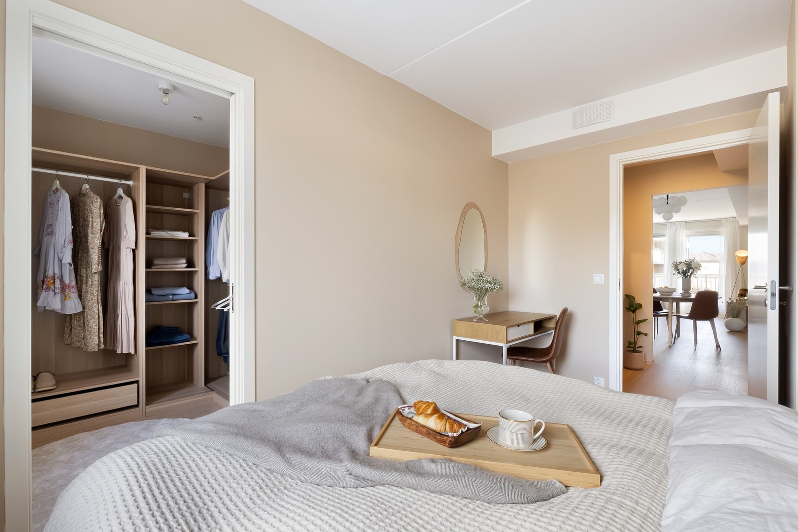 På soverommet er det også plass til skrivebord. Galleribilde