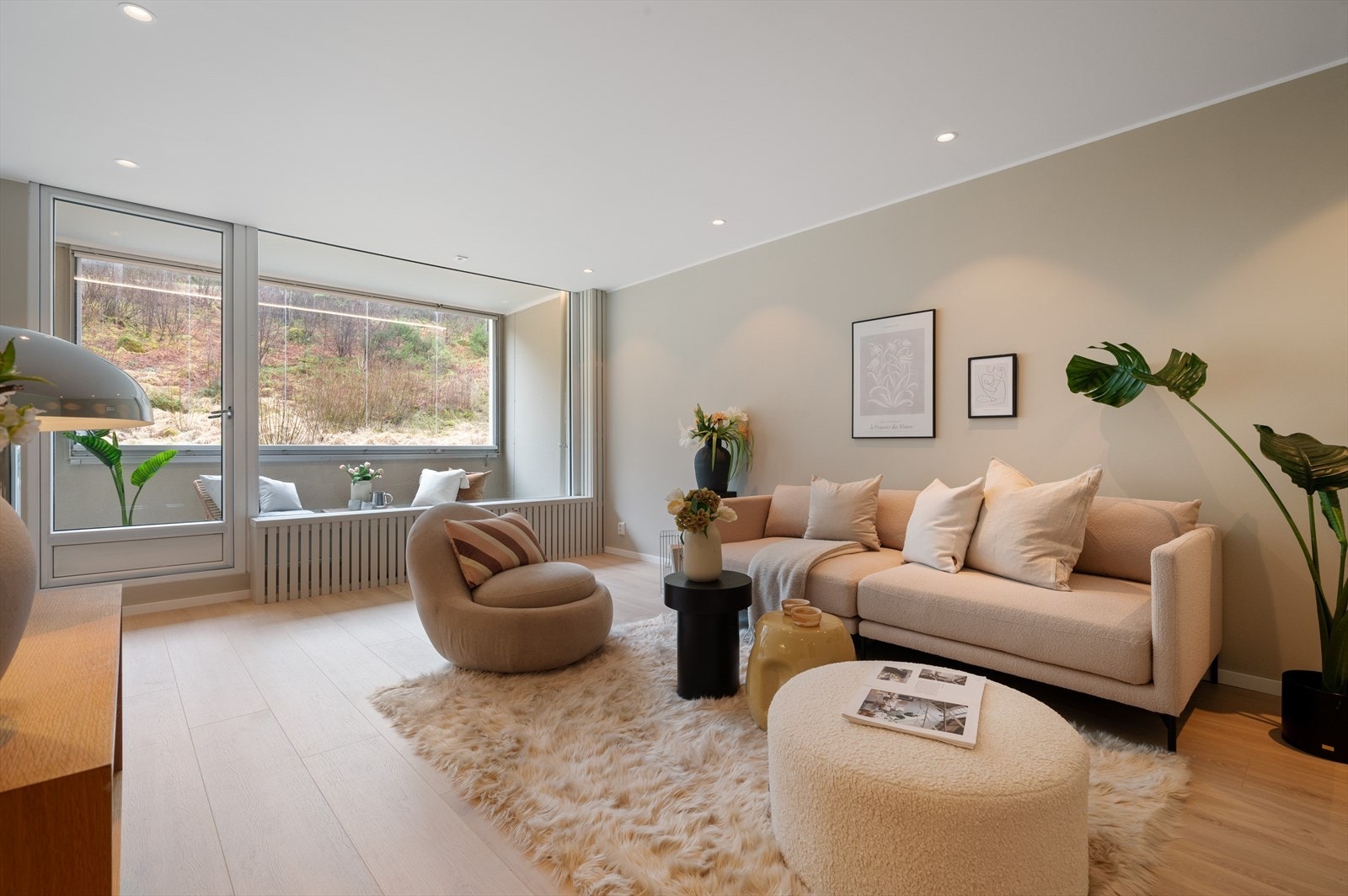 - Leiligheten er nyoppusset i 2025, og innehar dermed en gjennomgående god og moderne standard - Galleribilde