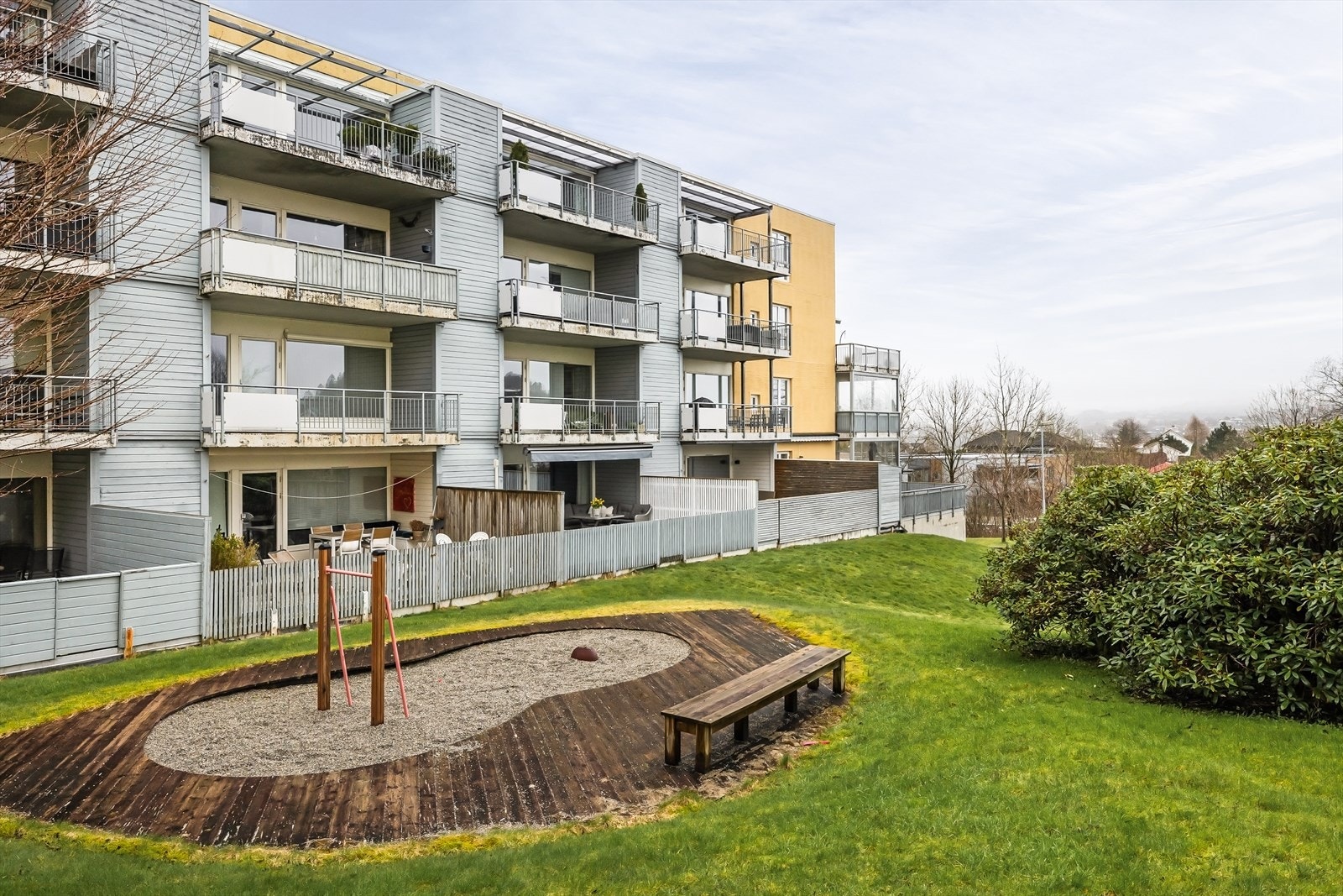 Leiligheten ligger pent plassert i byggets 1. etasje. Galleribilde