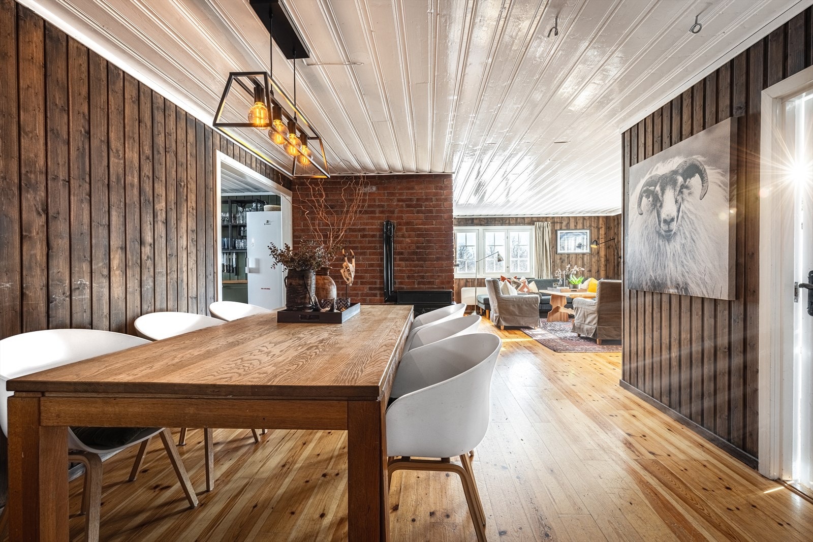 Stor spiseplass - Perfekt for middager med venner og familie. Galleribilde