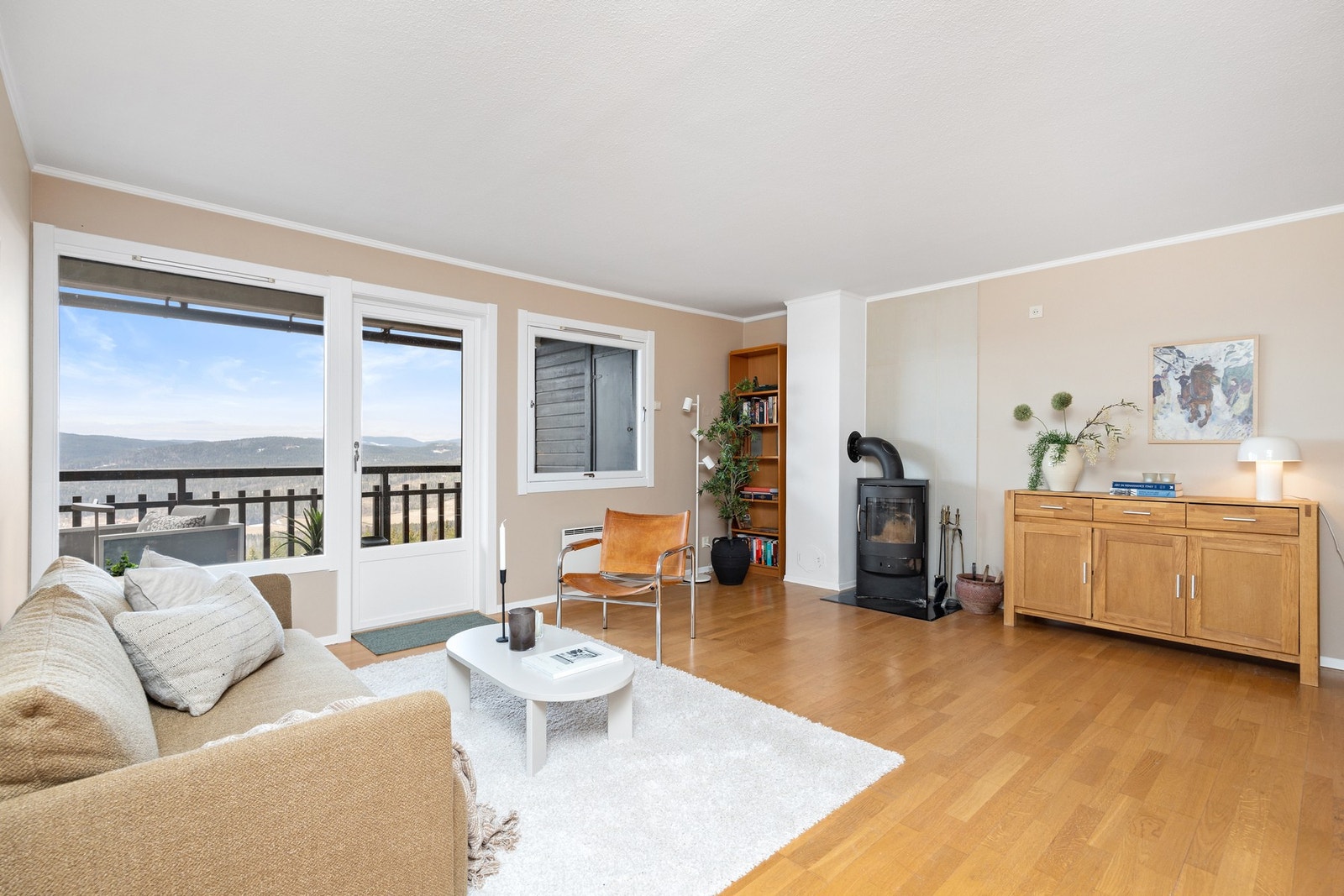 Lys og trivelig 3-roms selveierleilighet. Galleribilde