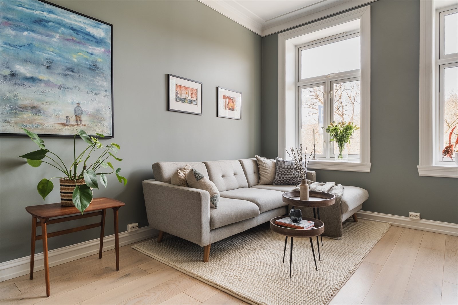 Leiligheten er en av "frontleilighetene" hvor både stue og soverom vender ut mot enveiskjørt, rolig gate, Kubaparken og Akerselva Galleribilde