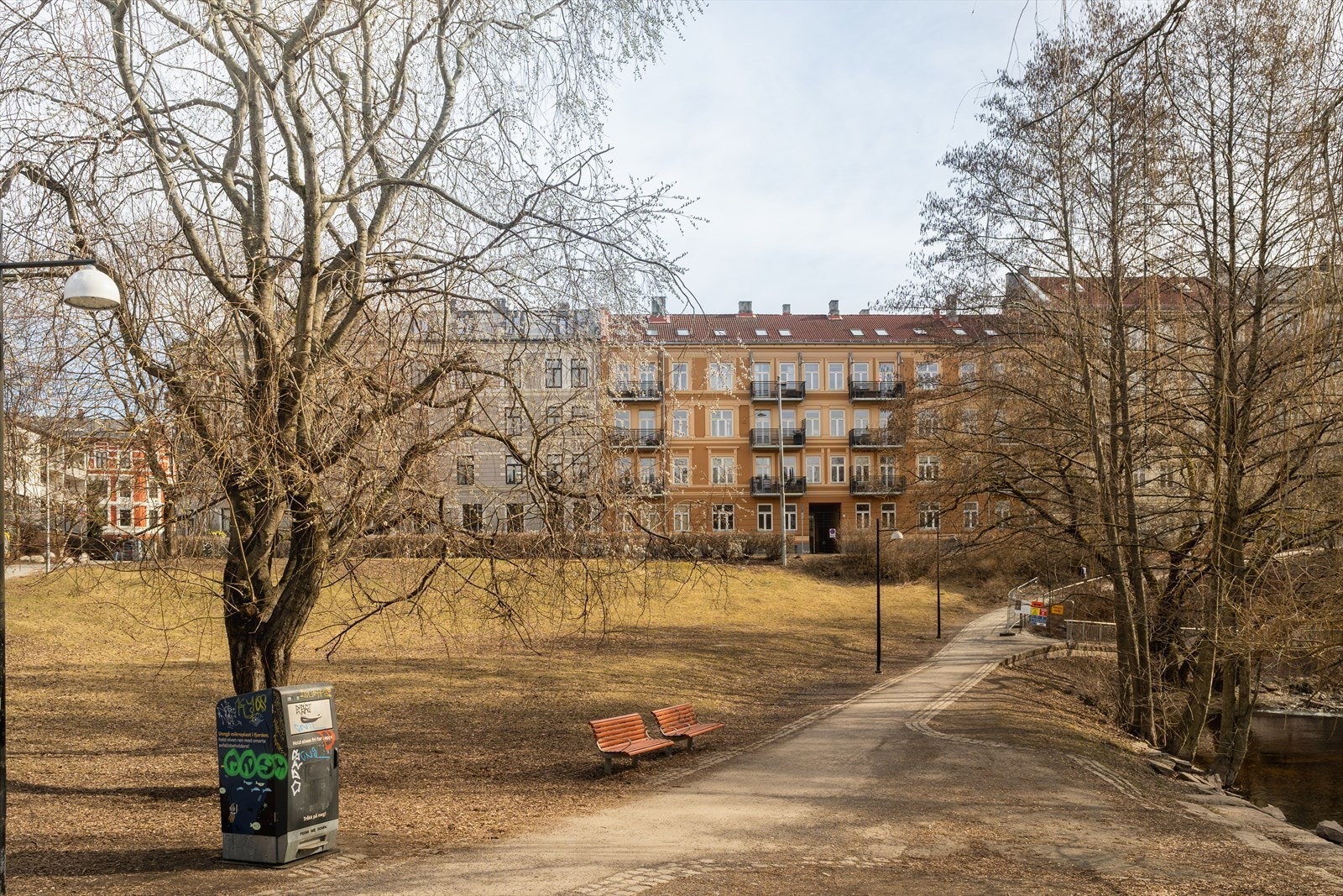 Rolig og tilbaketrukket, men samtidig svært sentralt - kun to kvartal unna Olaf Ryes plass Galleribilde
