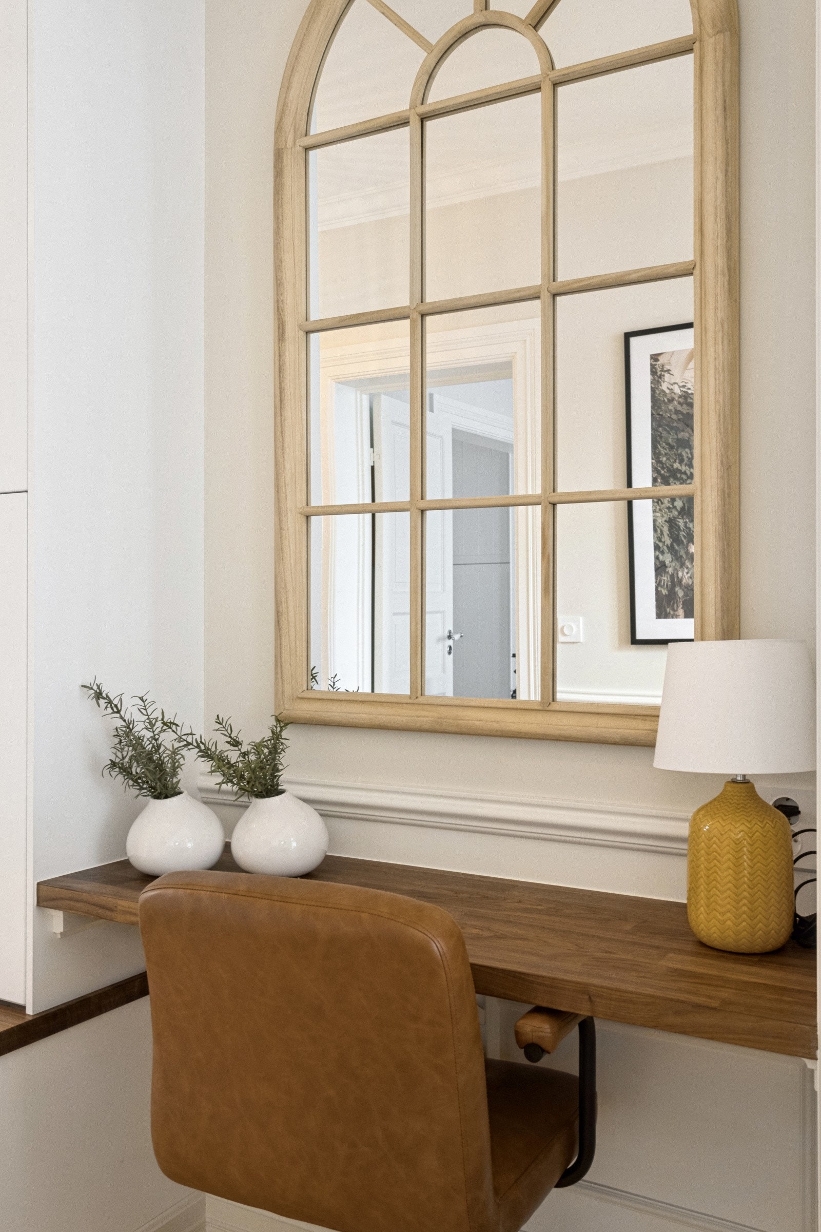 Den integrerte kontorløsningen gjør rommet både funksjonelt og praktisk. Galleribilde