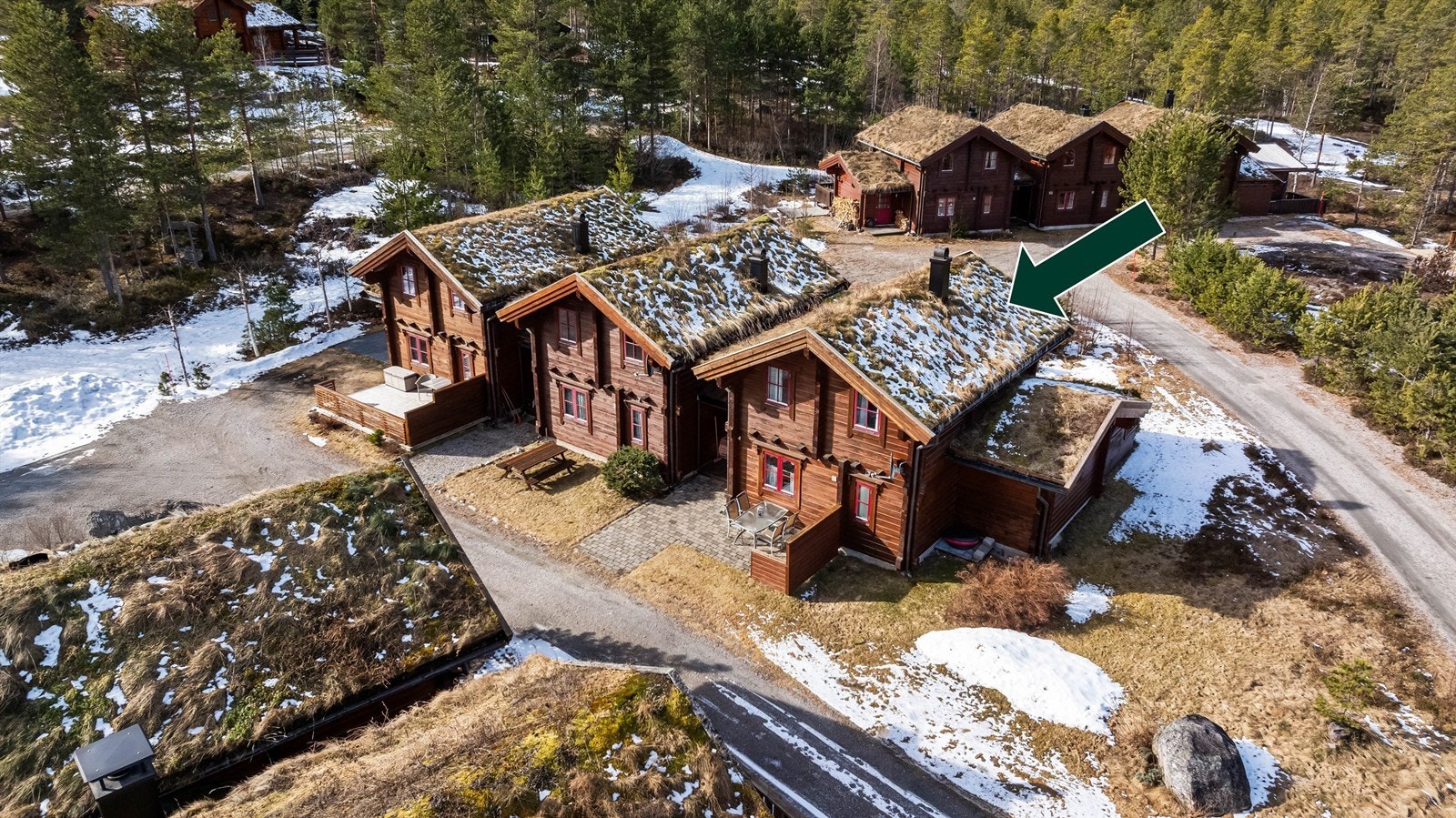 Tunvegen 44 ligger rolig og flott til med kort vei til områdets fasiliteter Galleribilde