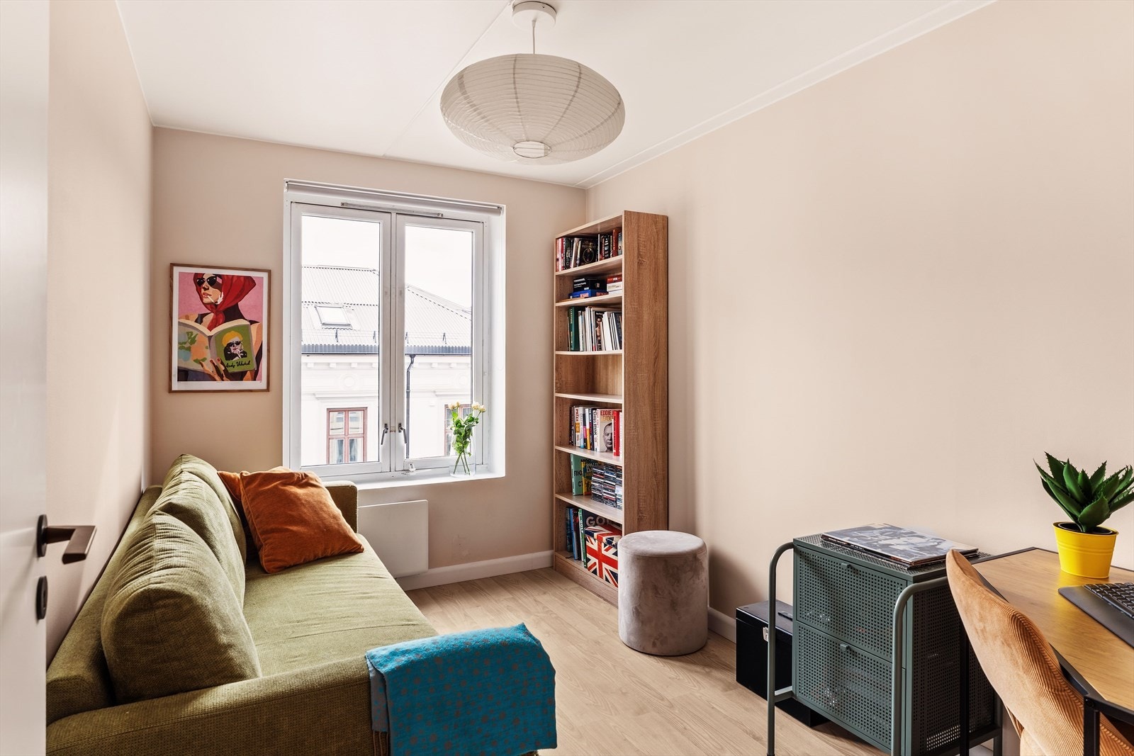 Soverom III er av god størrelse med plass til alt et soverom måtte trenge. Lett innredelig som gjesterom, barnerom og kontor Galleribilde