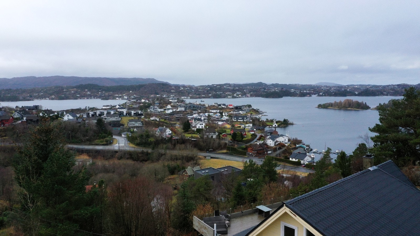 Utsikt fra tomten Galleribilde