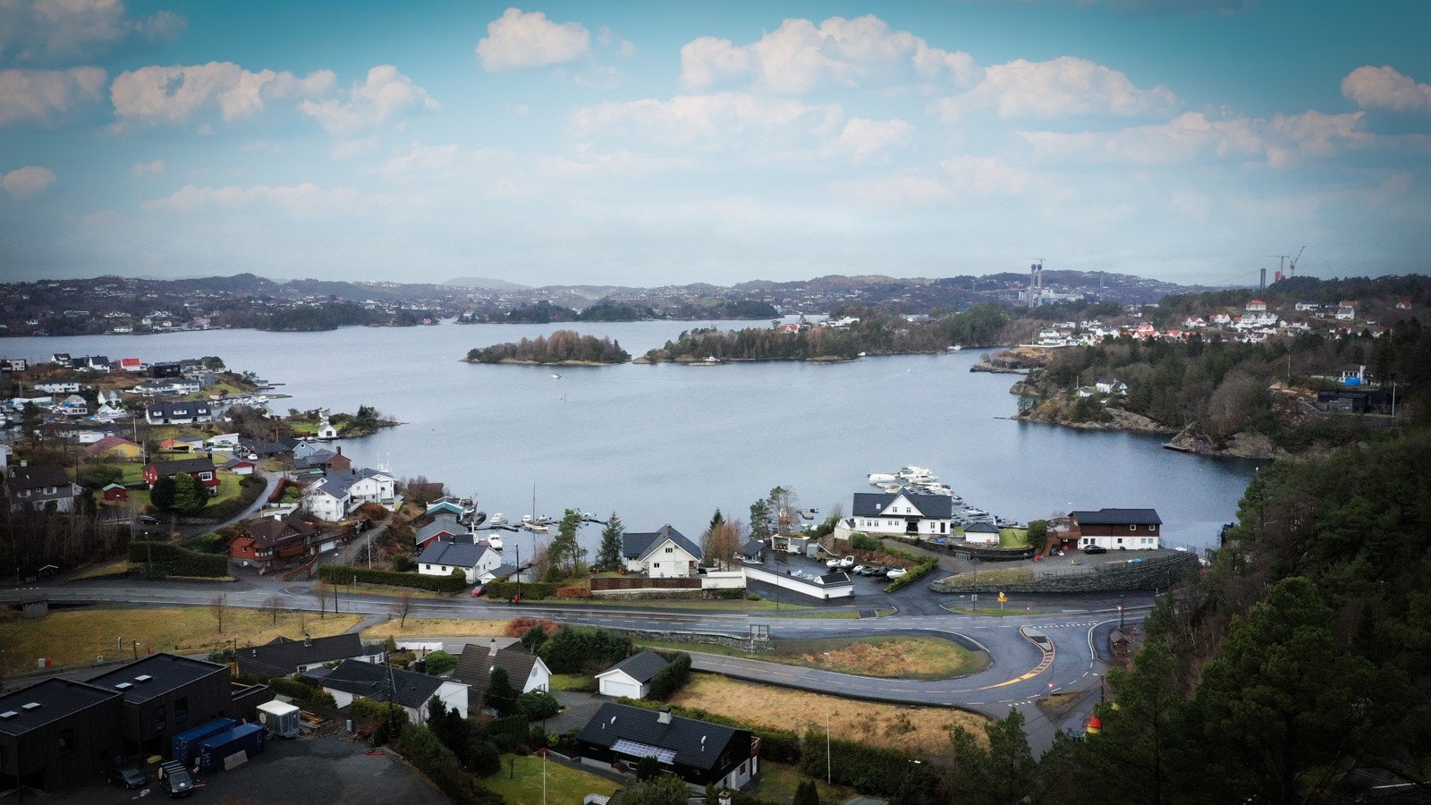 Utsikt mot Håkonshella og Alvøpollen Galleribilde