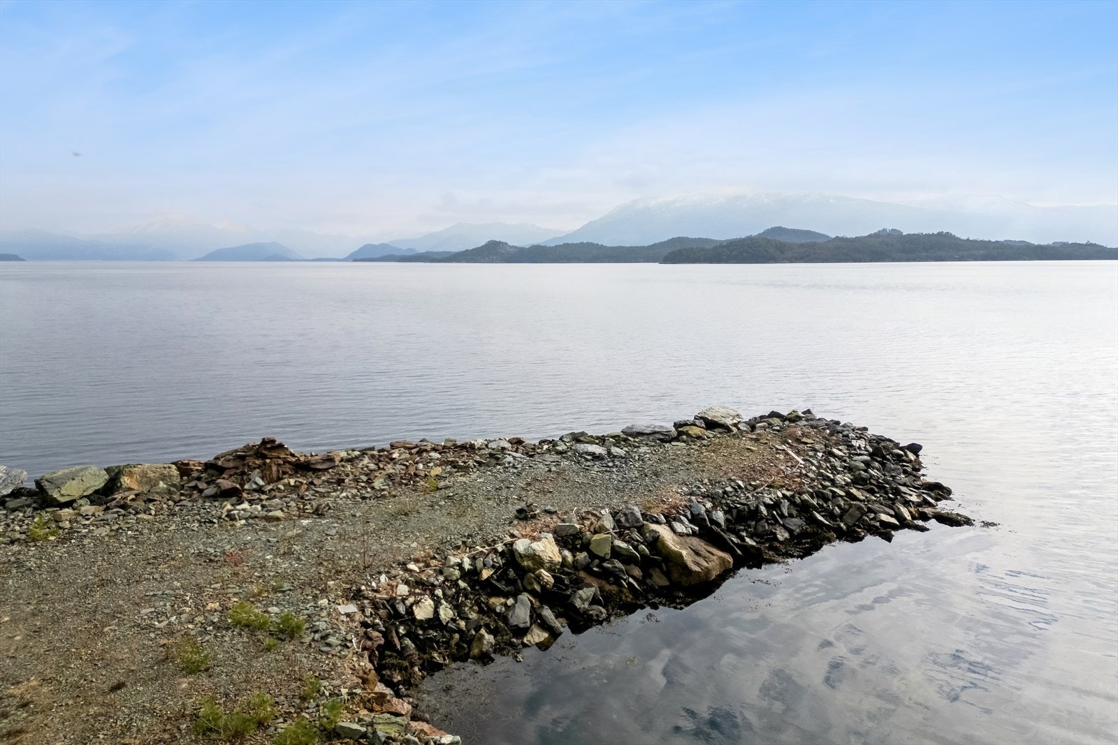 Molo er planert med grove steinmasser Galleribilde