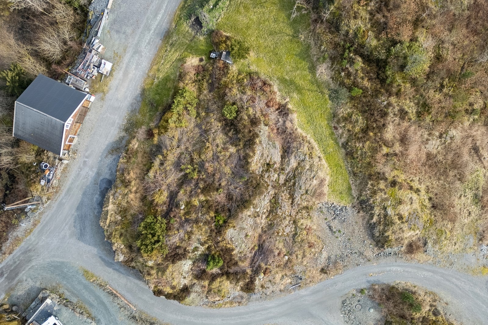 Her får du en smak av ekte vestlandsk kystkultur og kysthistorie, og kan nyte fred og ro i idylliske omgivelser! Galleribilde