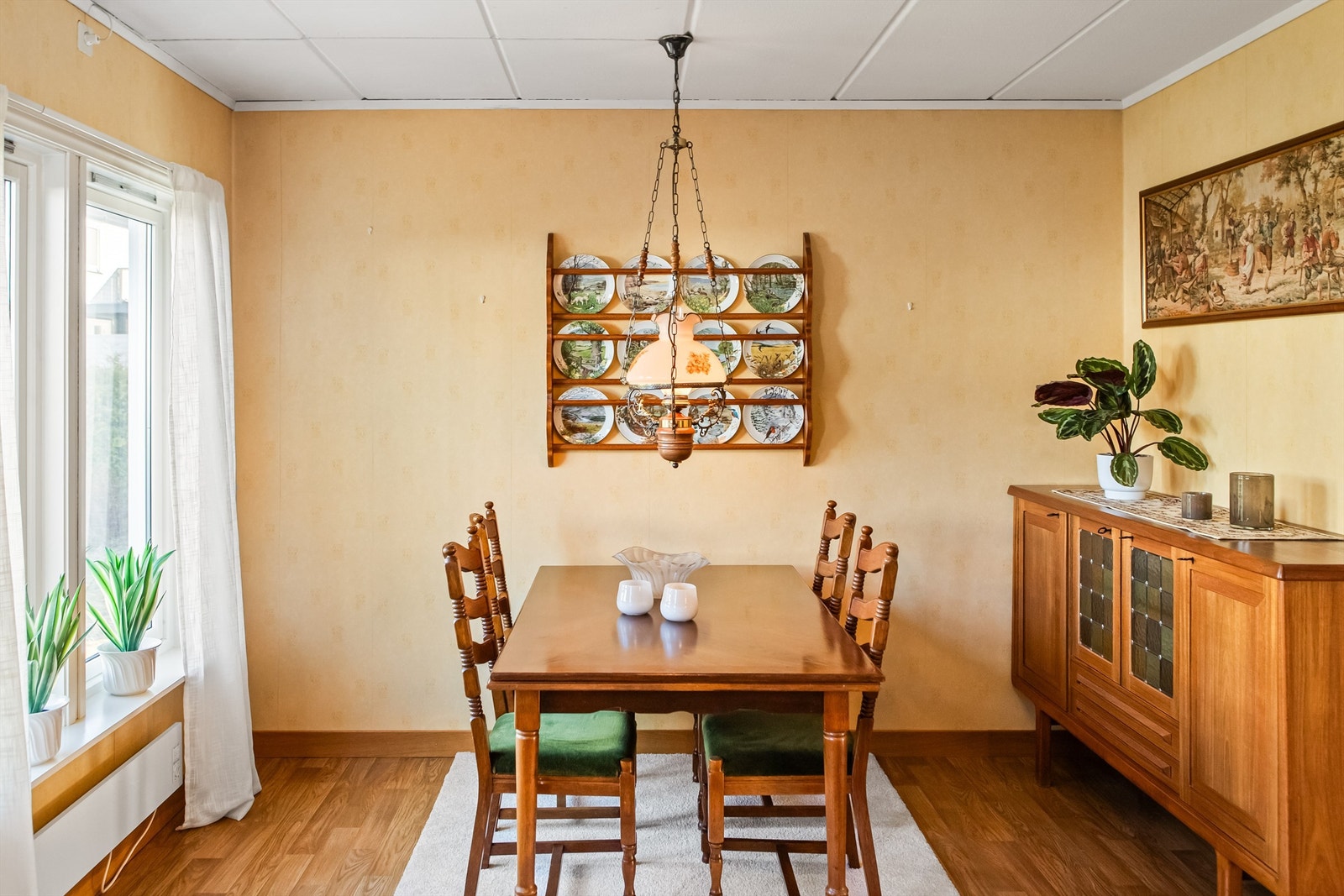 Spisestue på kjøkken Galleribilde