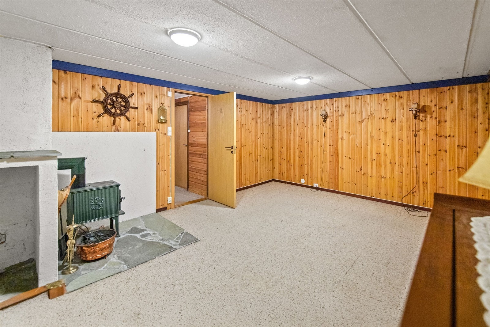 Kjellerstue med vedovn Galleribilde