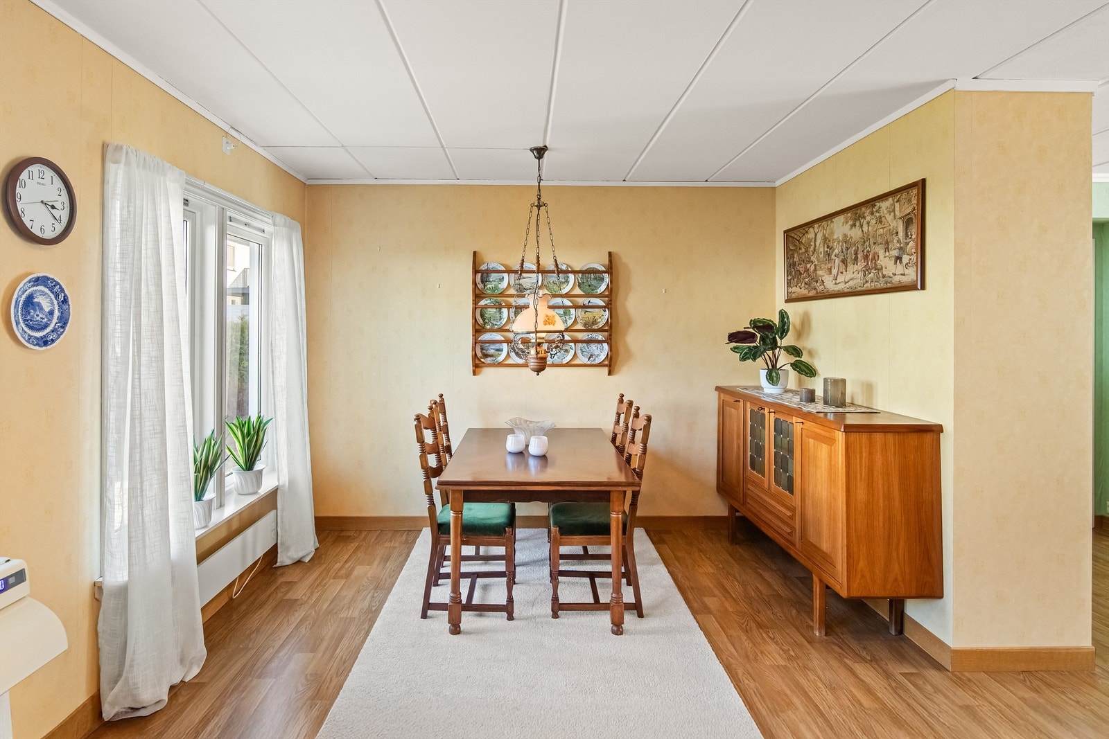 Spisestue på kjøkken Galleribilde