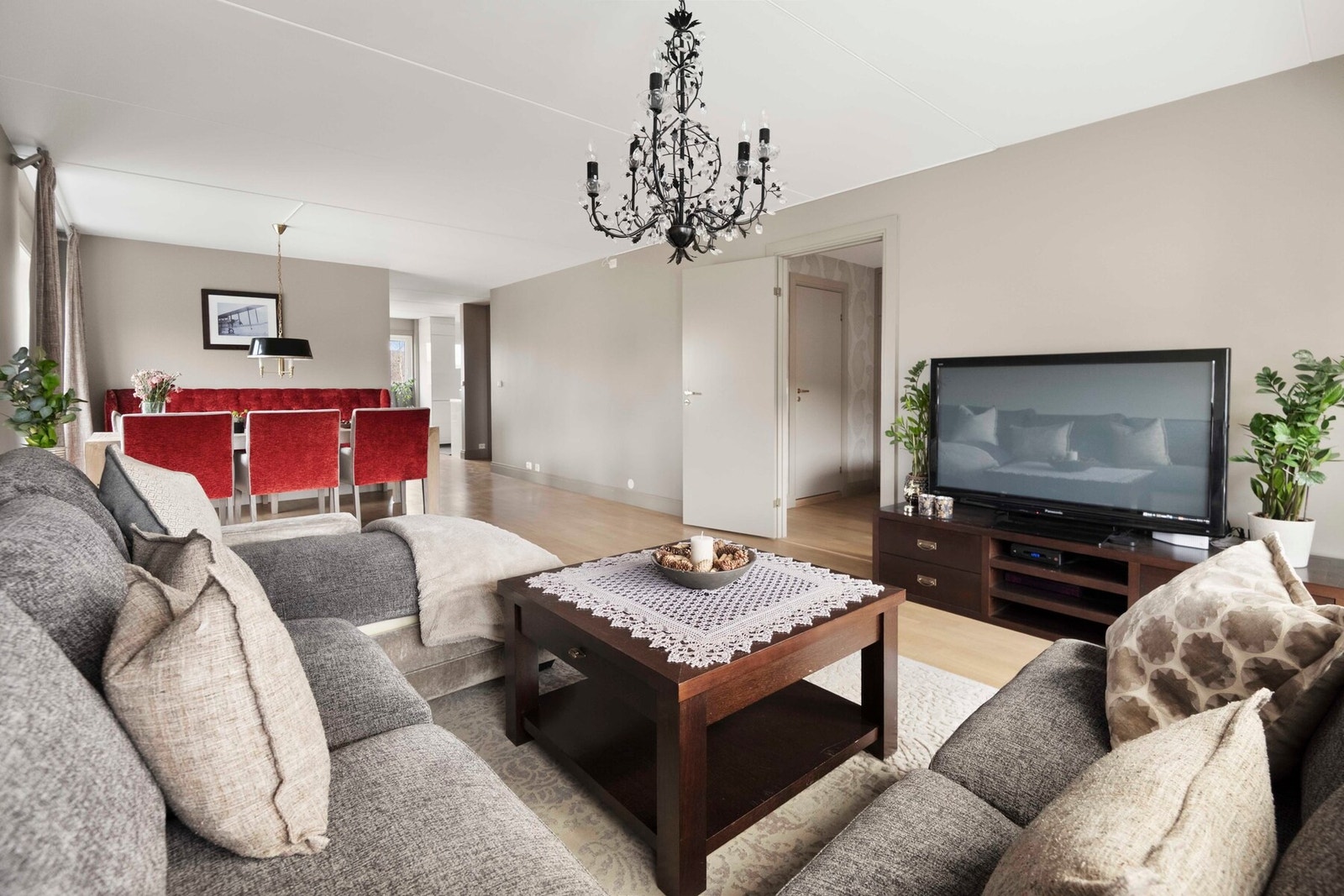 I 2023 ble alle varmeovner skiftet ut med nye fra Mill. Galleribilde