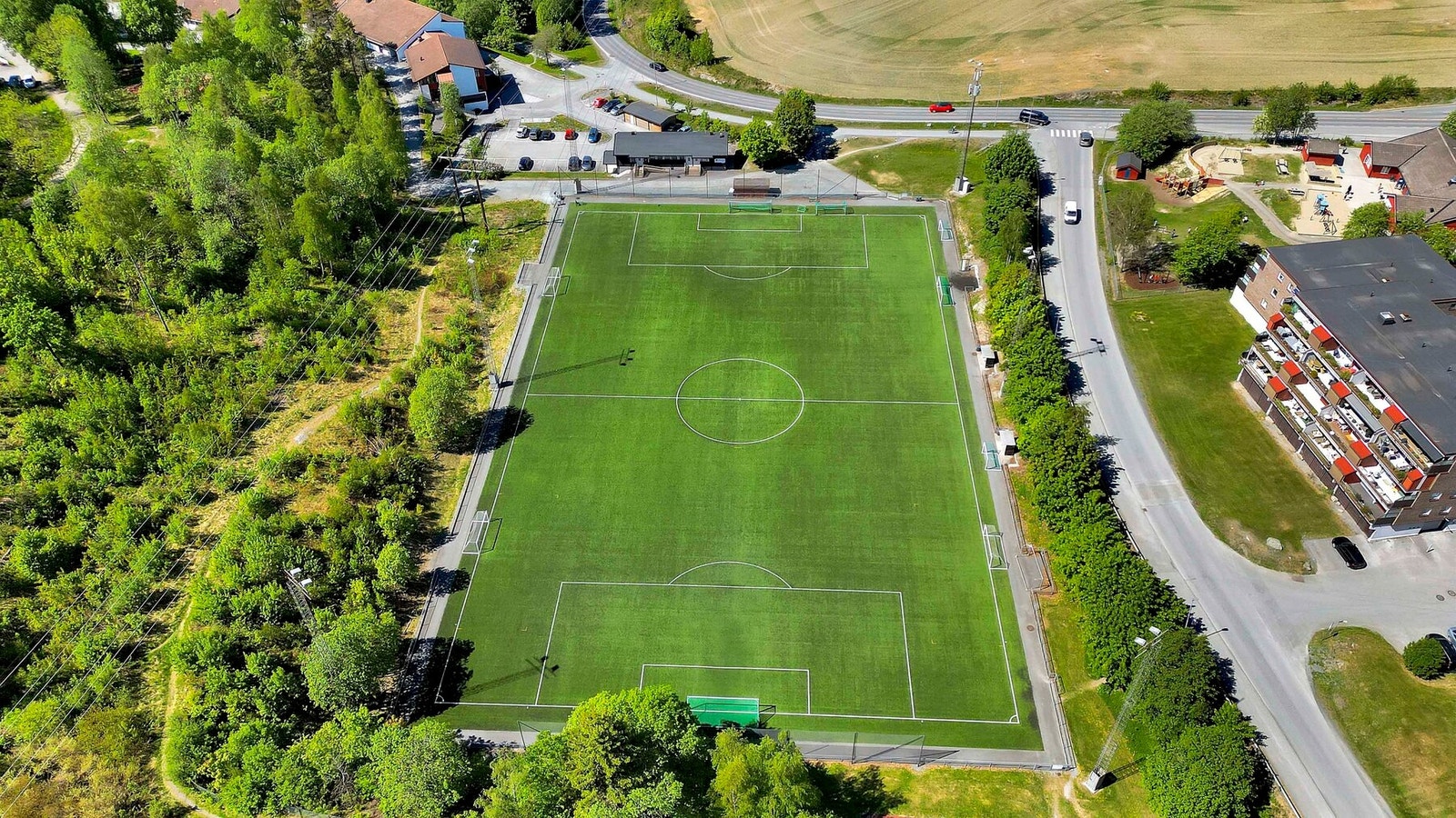 Nærområdet er rikt på kulturelle og sportslige aktiviteter for barn og voksne av alle aldre. Galleribilde