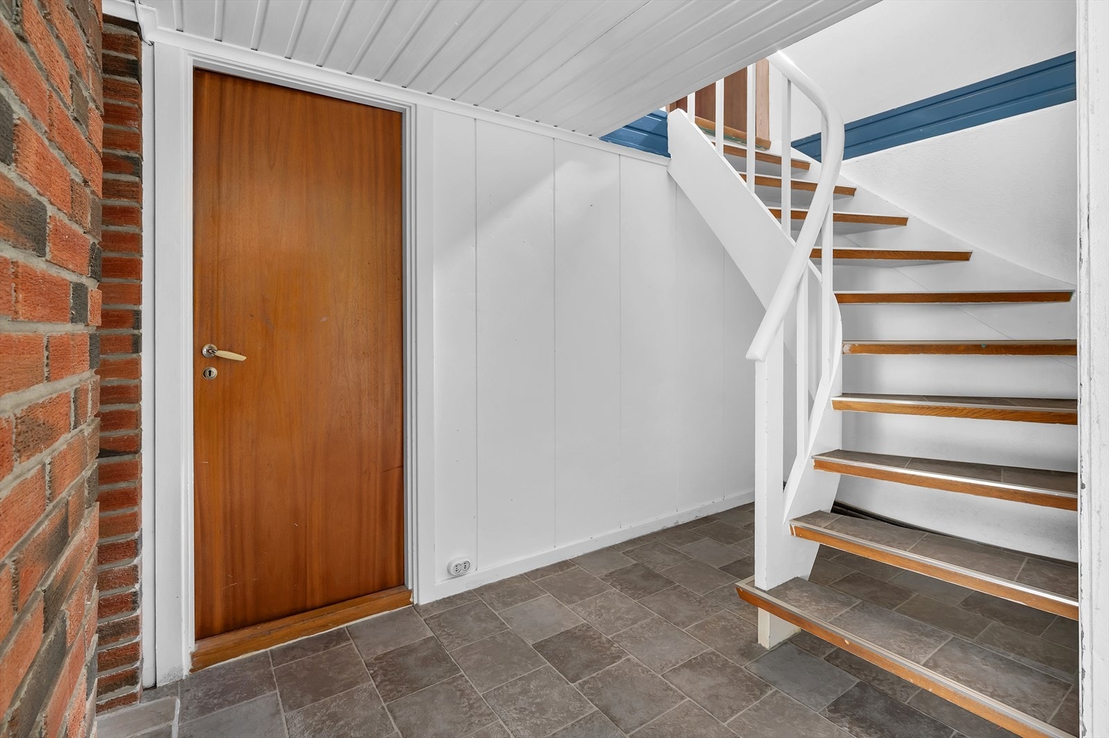 Trappegang med plass til tilleggsmøblement. Galleribilde