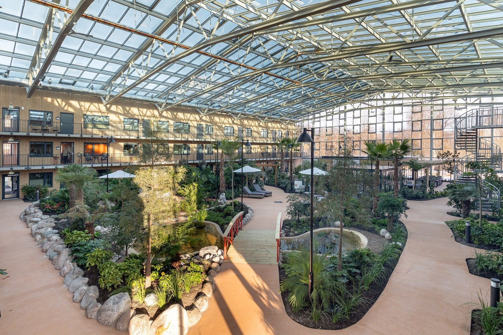 Her kan du vandre rundt i hagen i middelhavsklima selv på de kaldeste vinterdager Galleribilde