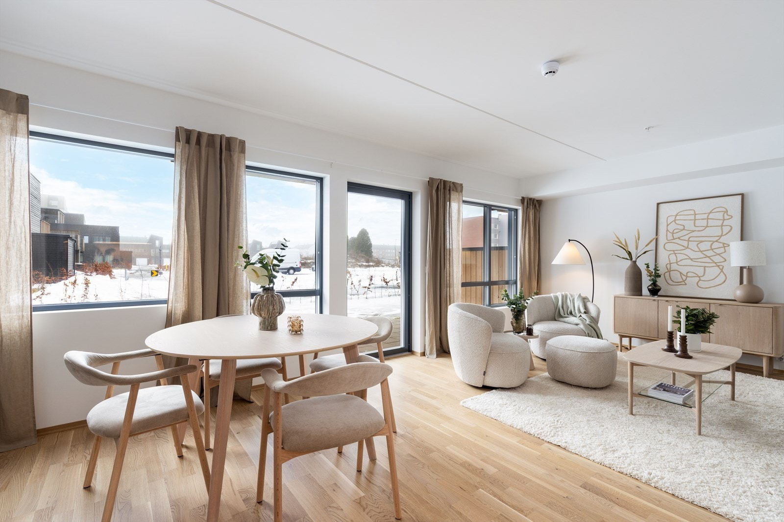 Flott 3-roms leilighet med en fantastisk vinterhage. Her kan du bo i grønne omgivelser hele året! Galleribilde