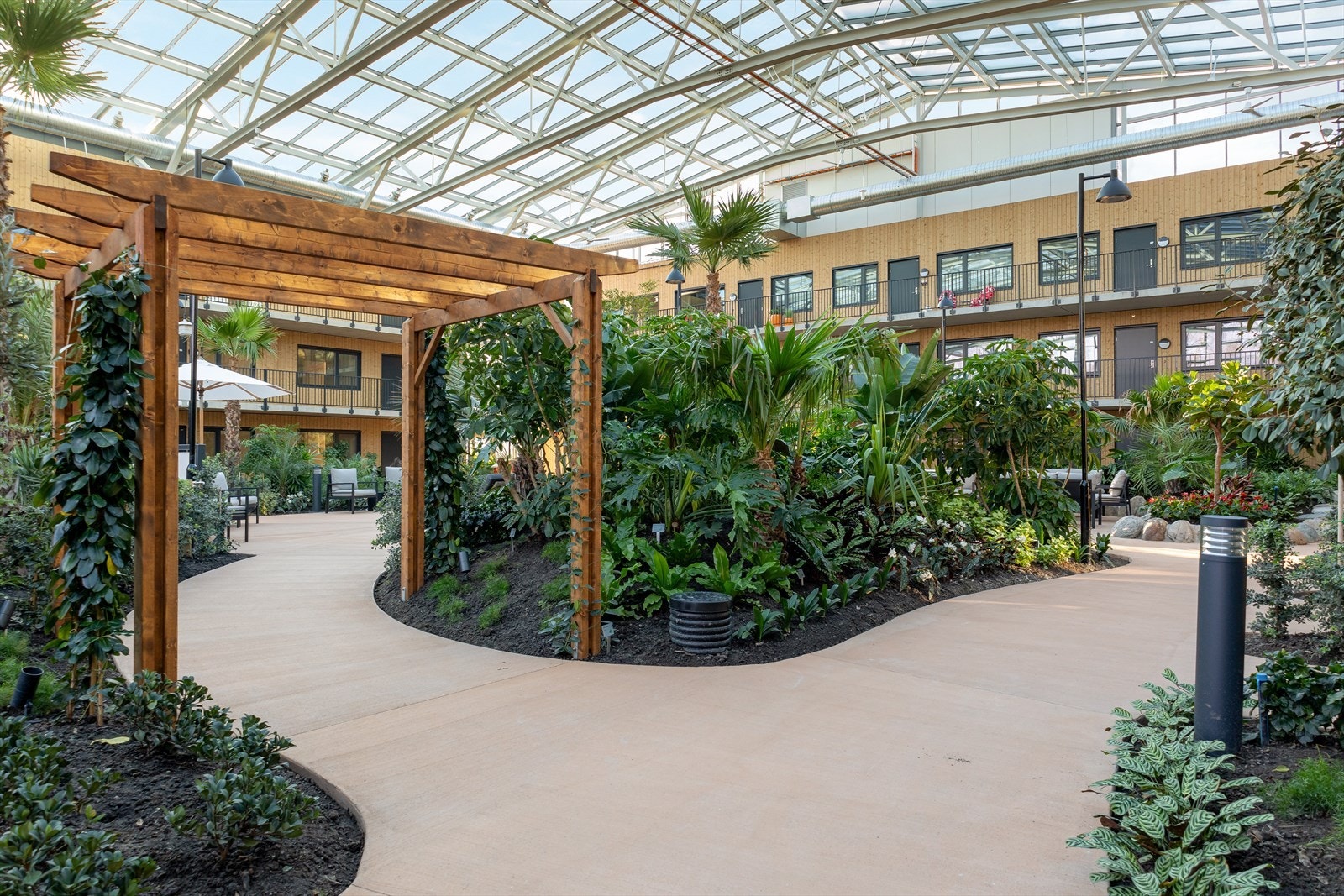 Her kan du vandre rundt i hagen i middelhavsklima selv på de kaldeste vinterdager Galleribilde