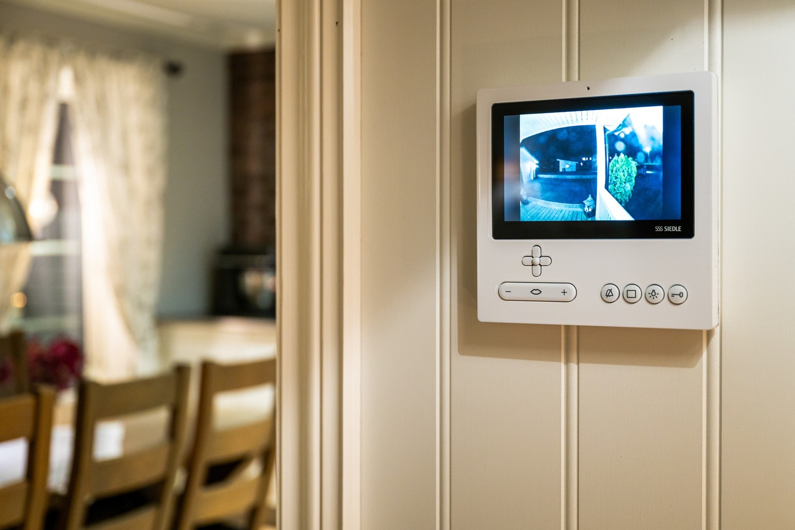 Boligen har porttelefon med skjerm i hver etasje. Galleribilde