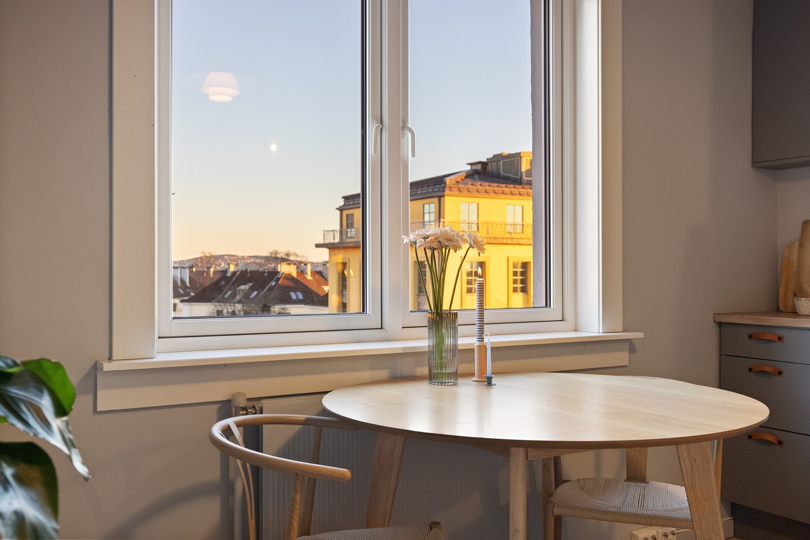 Fyring, varmtvann og fibernett 100/100Mbit inkludert i fellesutgiftene. Galleribilde