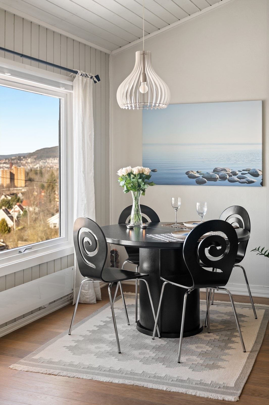 Her kan du nyte alle måltider med en nydelig utsikt! Galleribilde