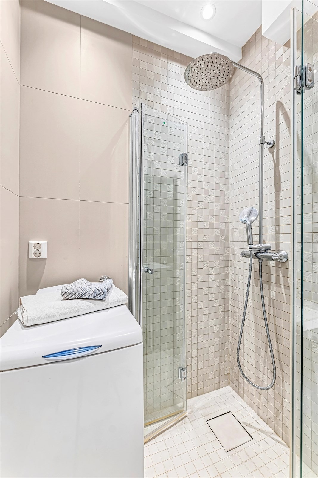 Pent og tidløst baderom fra 2018 Galleribilde