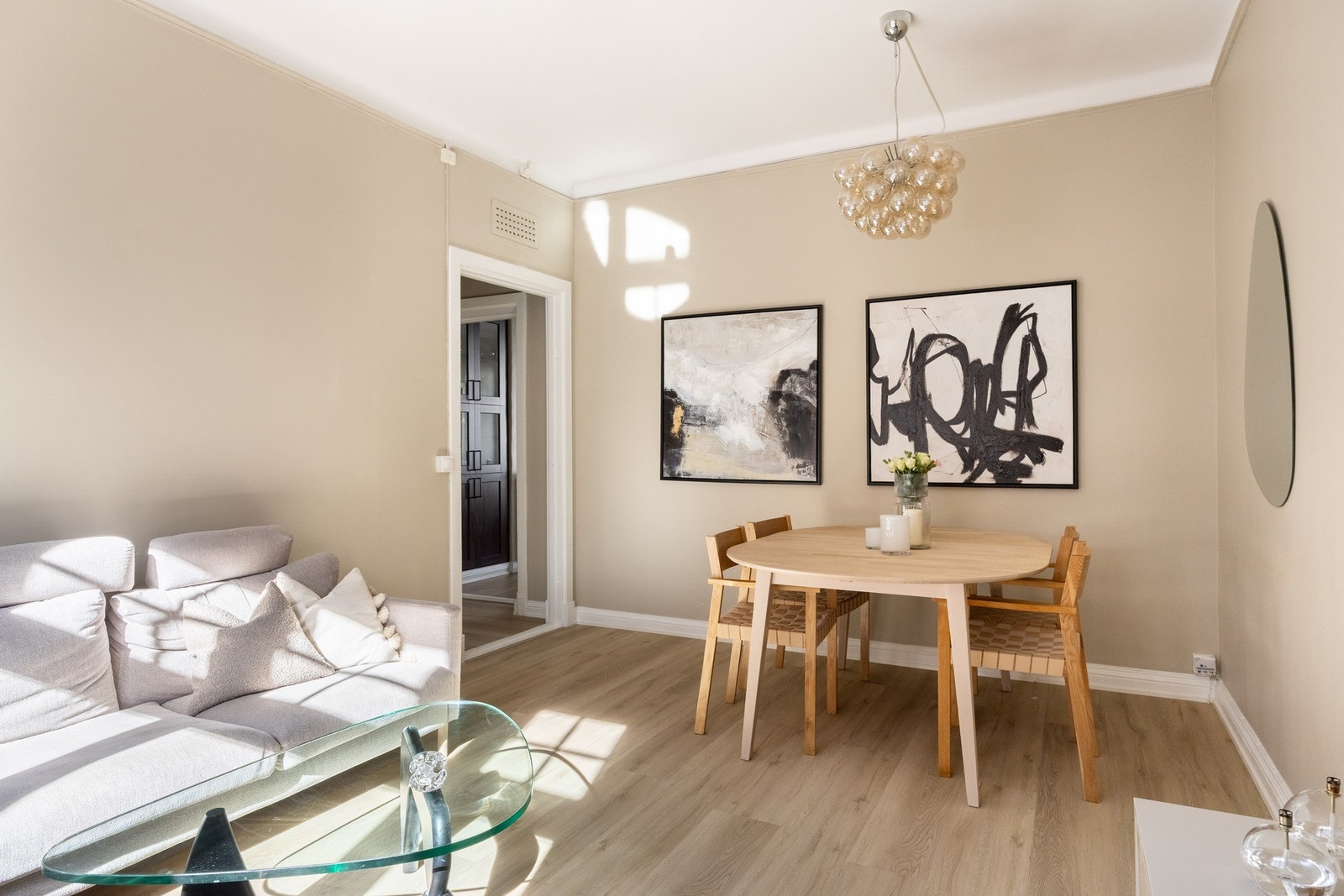 Det er plass til spisebord. Galleribilde