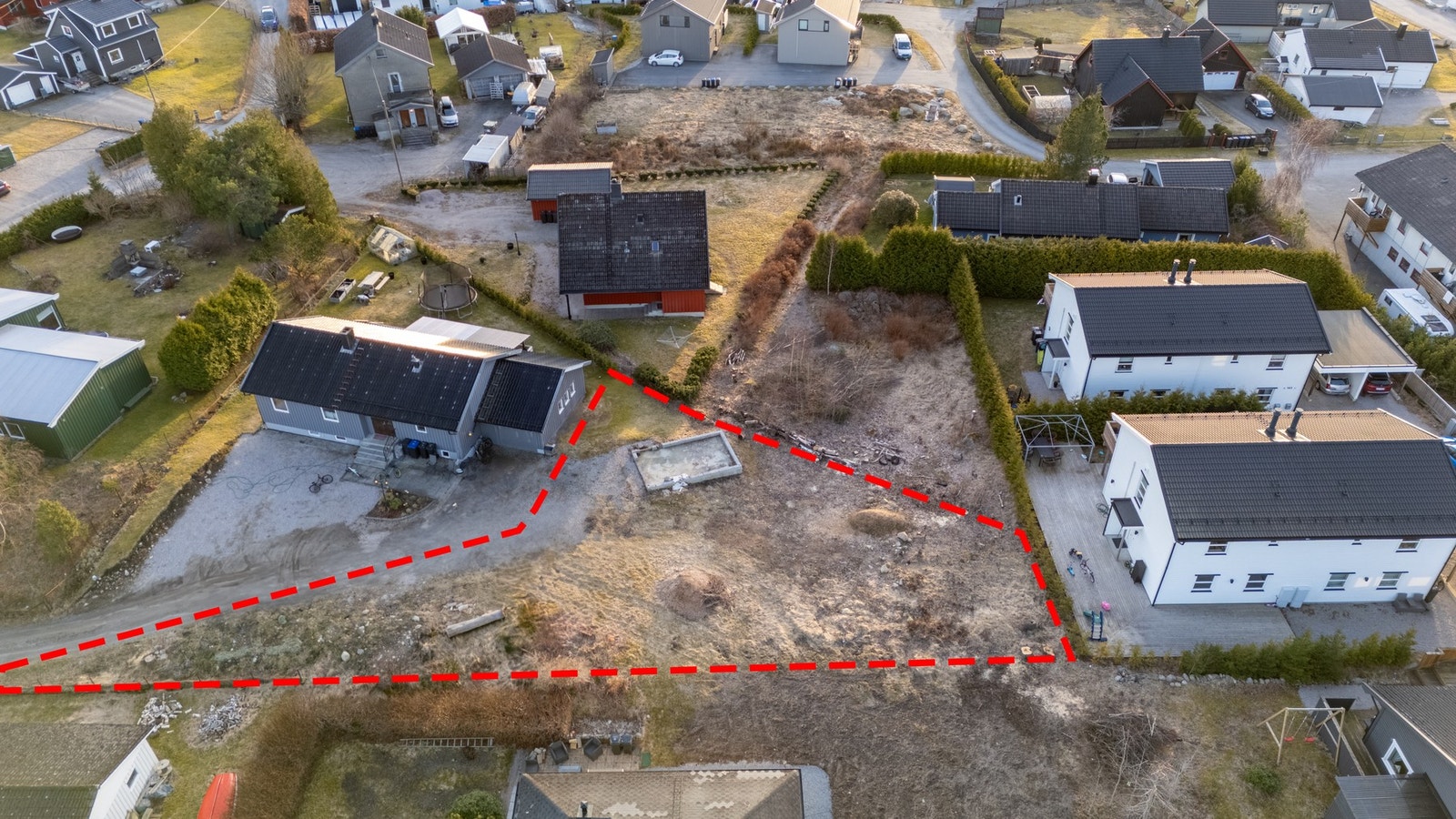 Solrikt og barnevennlig: Perfekt beliggenhet med nærhet til skog og lekeområder. Galleribilde