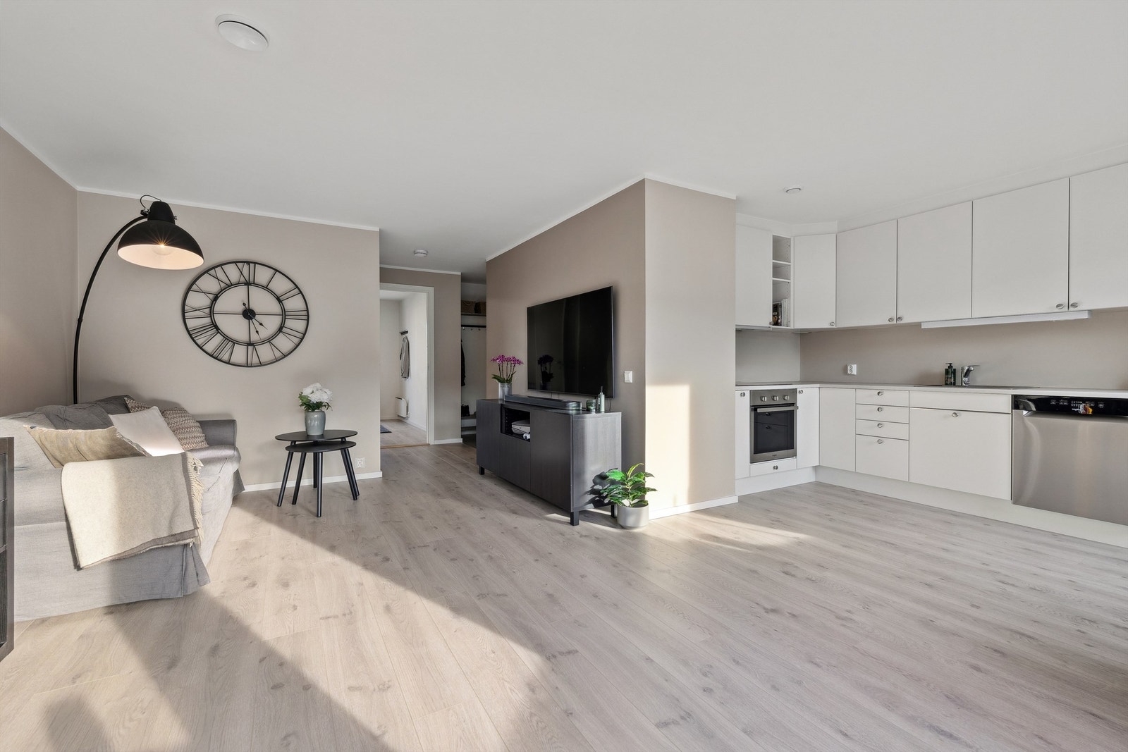 Krogsveen v/ Trude Stensby presenterer Harstadrøet 105 G - En innbydende og lys 3-roms eierleilighet på Lyngåsen/Holter Galleribilde