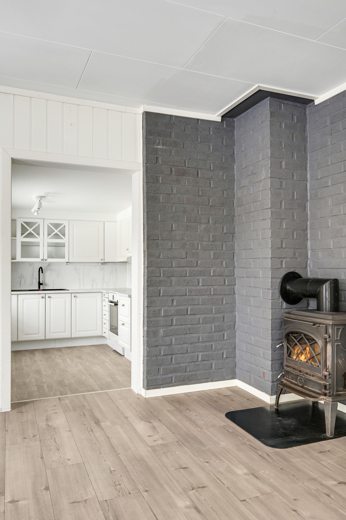 Kjekt med vedovn når det blir vinter igjen - men det er lenge til... Galleribilde