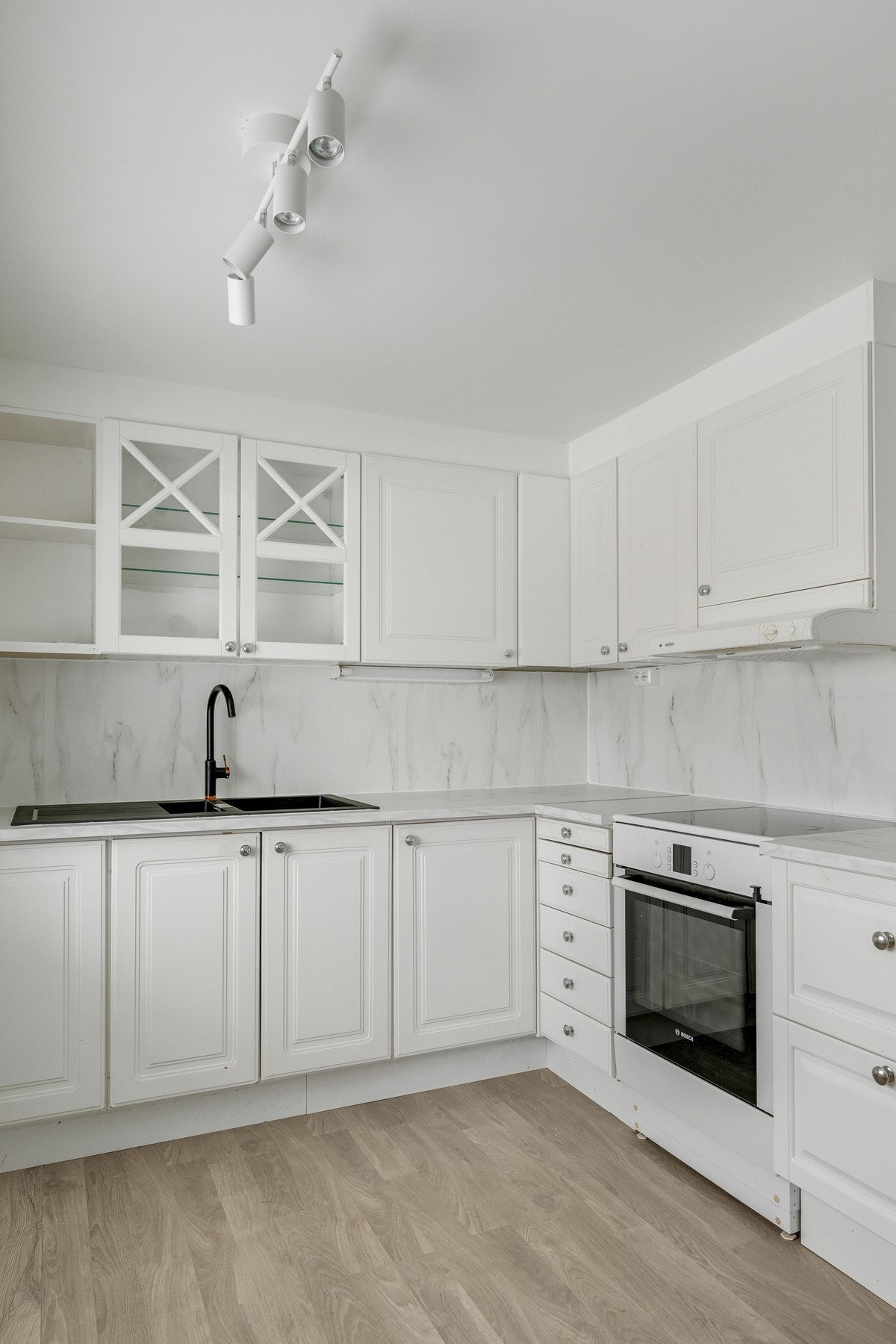 Hvitevarene på kjøkkenet medfølger Galleribilde