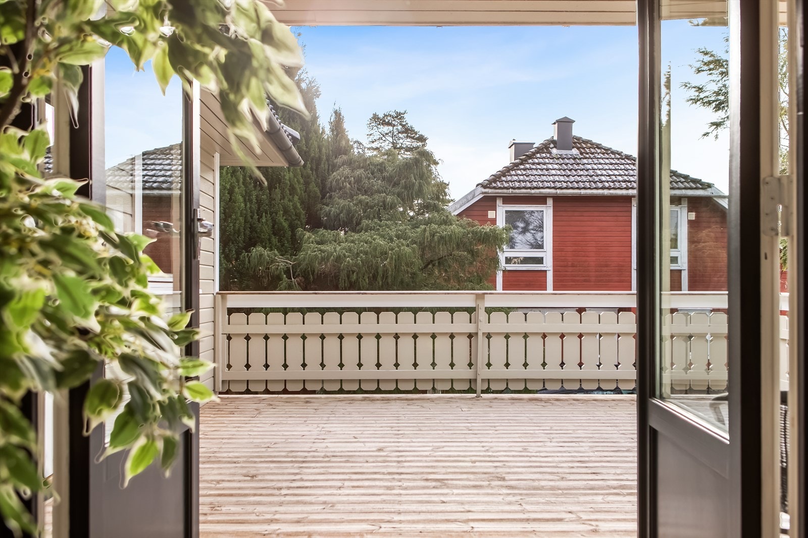 Utgang til den herlige terrassen. Galleribilde