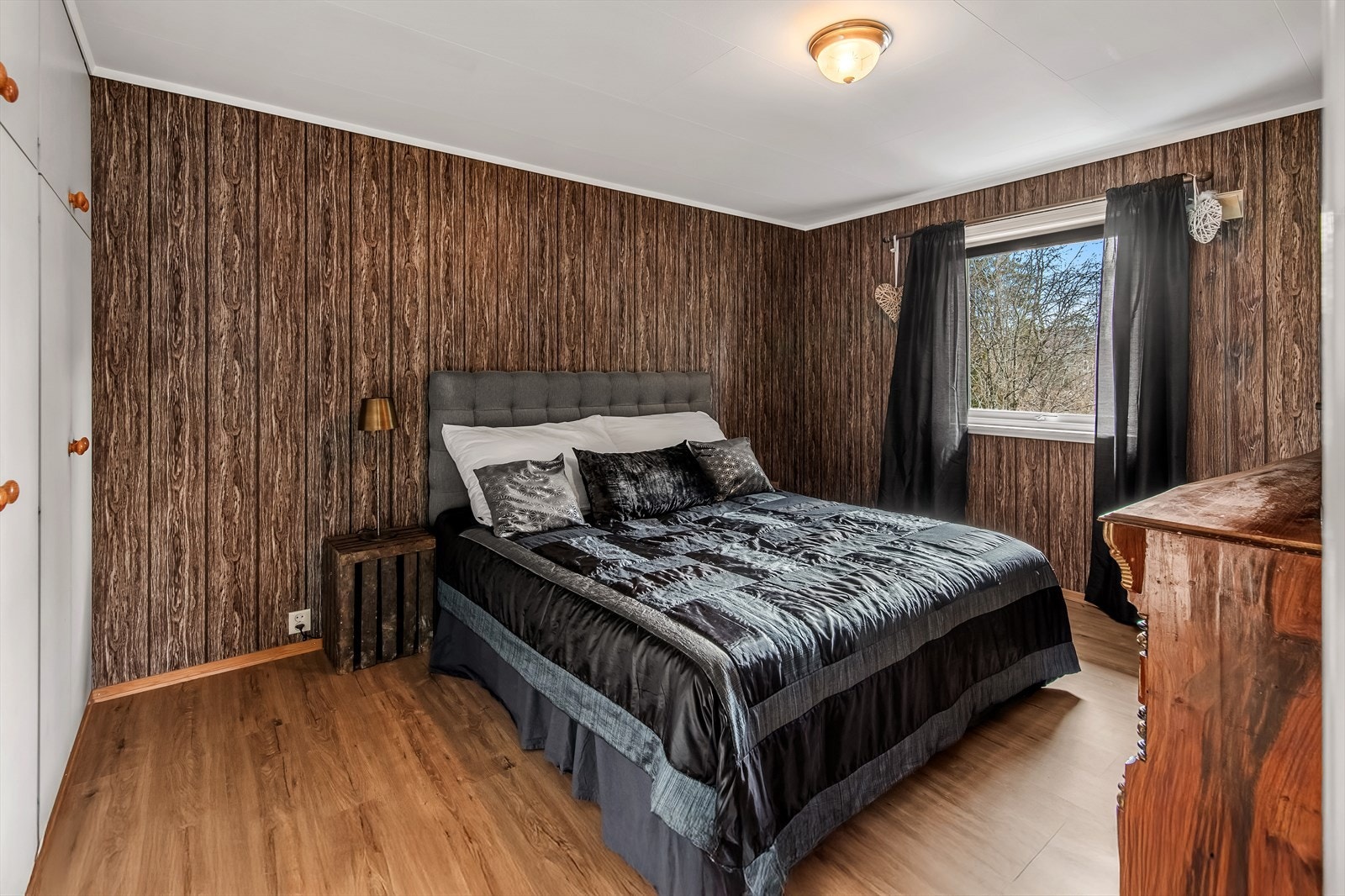 Boligen har fire soverom, to i 1. etasje og to i 2. etasje. Galleribilde