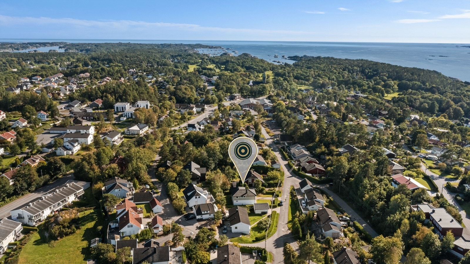 Med en beliggenhet som også gir gangavstand til en barnevennlig badestrand og båthavn, kan du nyte livet ved sjøen når du ønsker det. Galleribilde