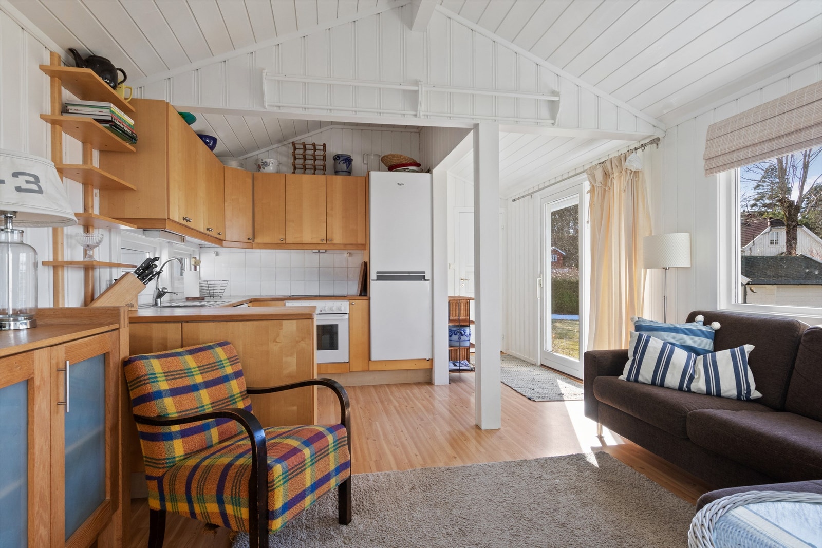 Hyggelig åpen stue/kjøkkenløsning. Galleribilde