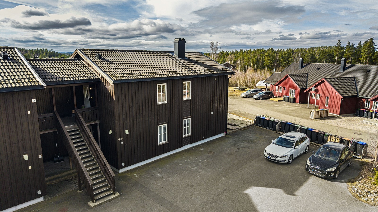 God plass til parkering rett ved leiligheten Galleribilde