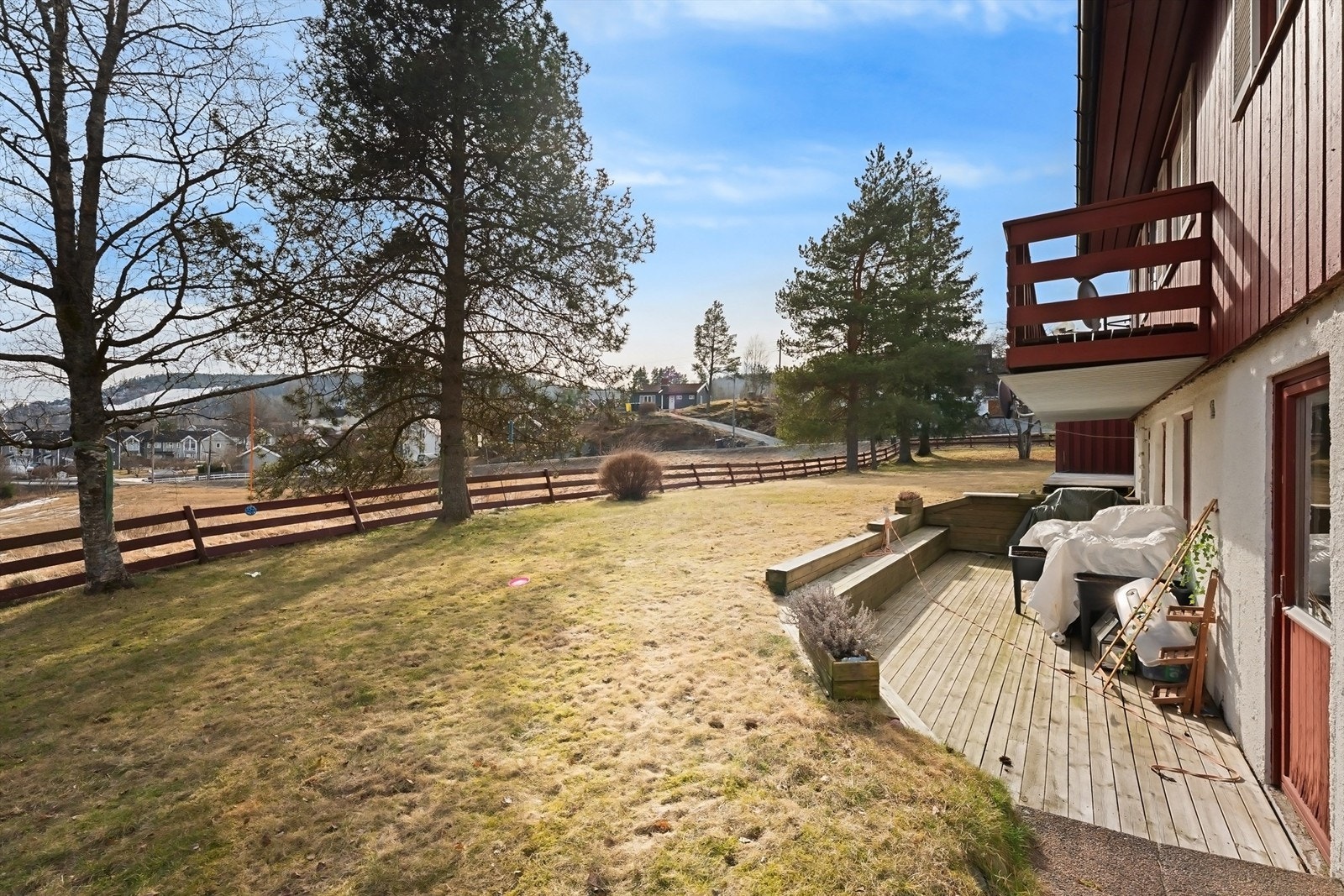 For barnefamilier passer området perfekt. I tillegg til fritidsaktiviteter og marka i nærområdet er det også kort vei til barnehager og skoler. Galleribilde