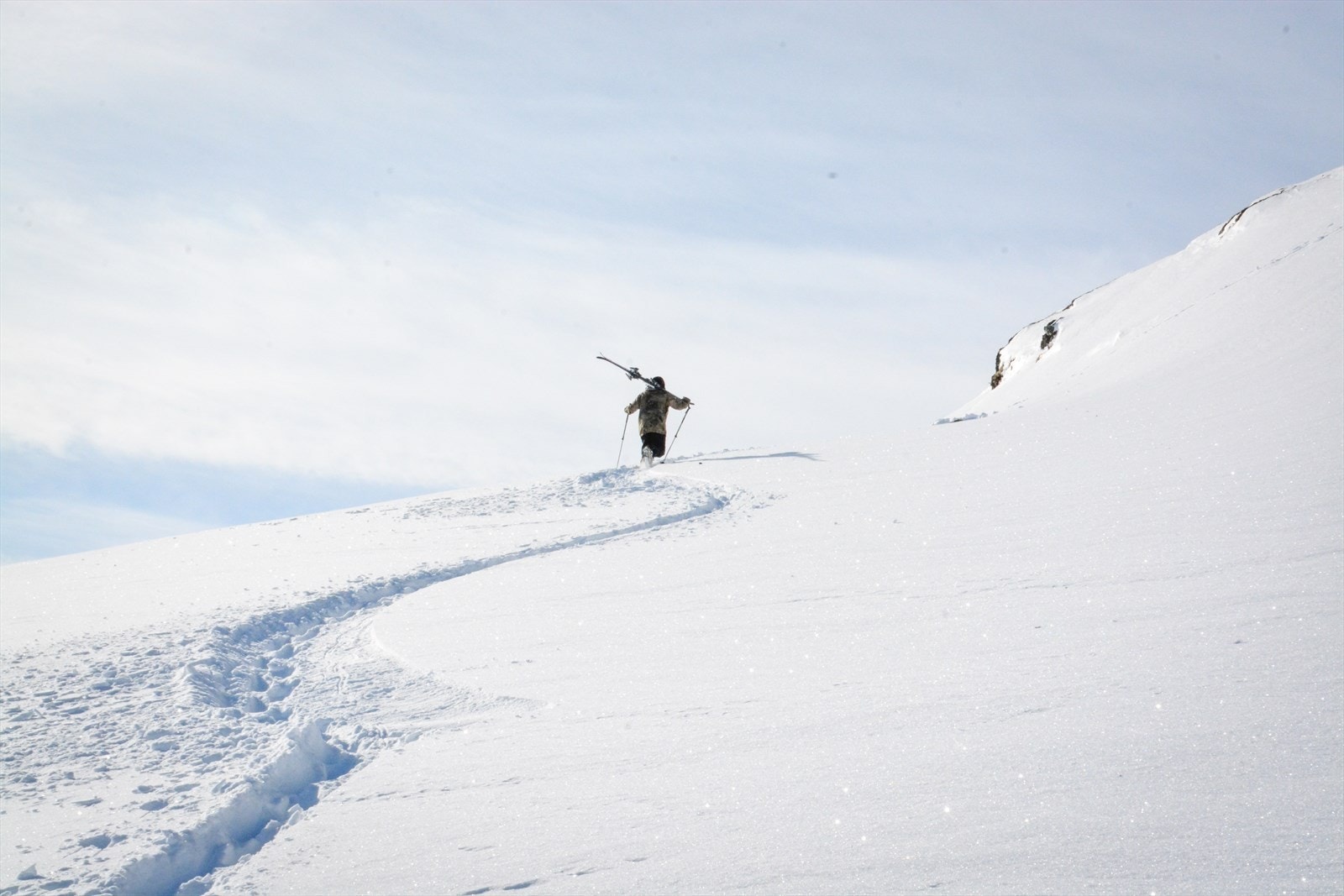 Hemsedal skisenter er et perfekt utgangspunkt for de som setter pris på frikjøring. Her har du et bredt spekter av heisnære frikjøringsområder! Galleribilde