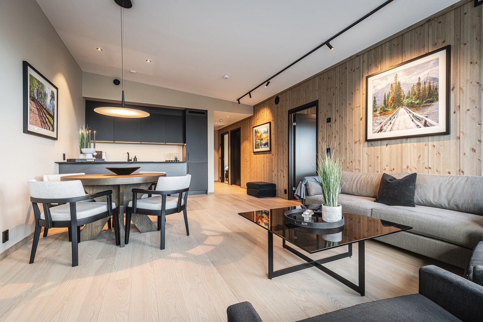 Fjellmegleren har gleden av å presentere denne lekre toppleiligheten ved flotte Alpelia Hemsedal! Galleribilde