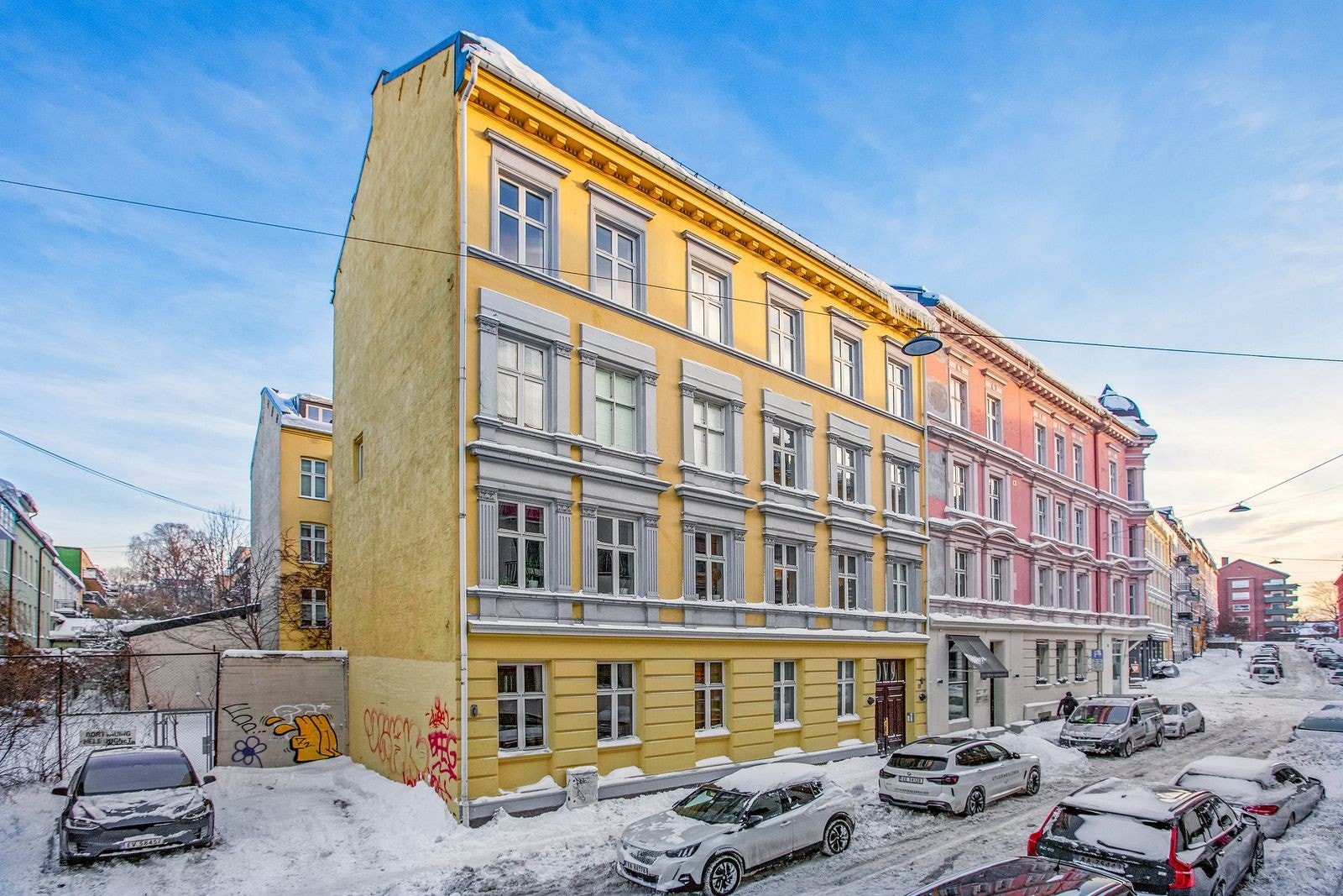 Velkommen til Ole Vigs Gate 9 A. En svært pen 3-roms i klassisk bygård på Fagerborg/Majorstuen. Galleribilde