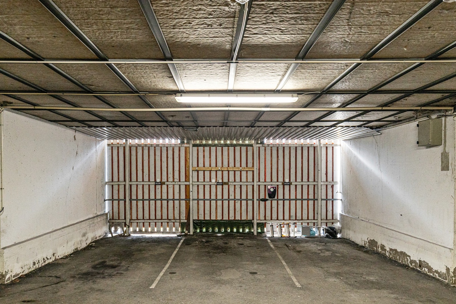 Det medfølger en parkeringsplass i felles garasjeanlegg som ligger i blokka. Galleribilde