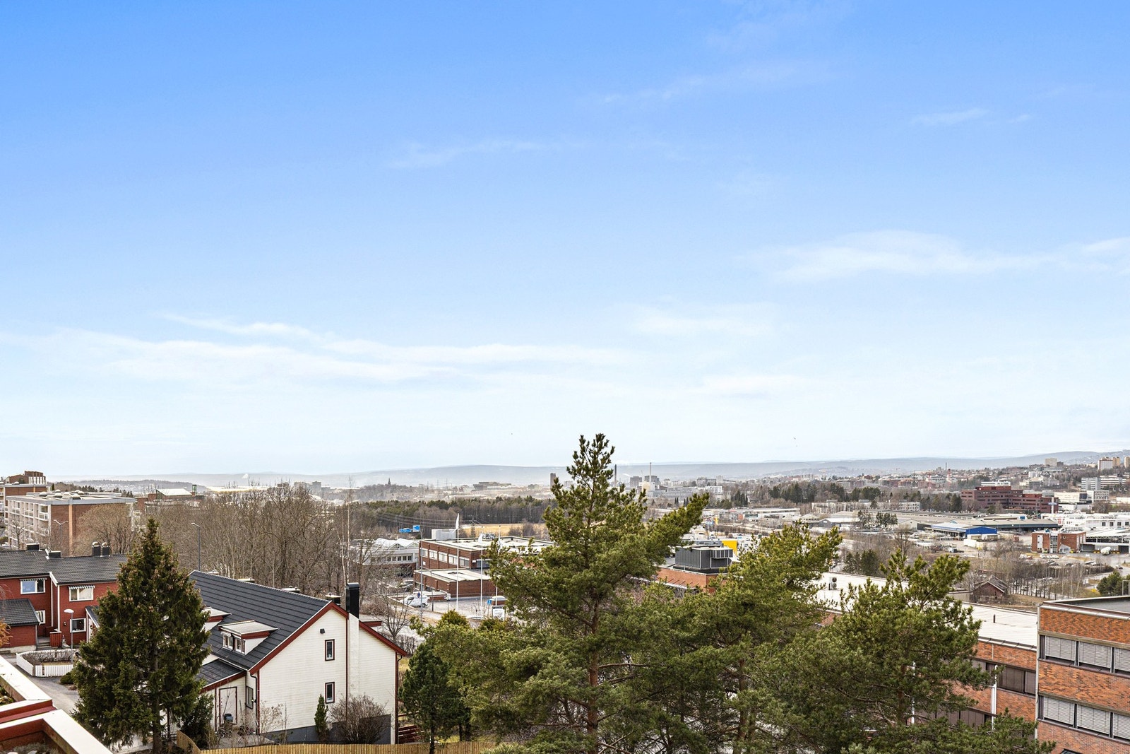 Langstrakt utsikt fra balkongen. Galleribilde
