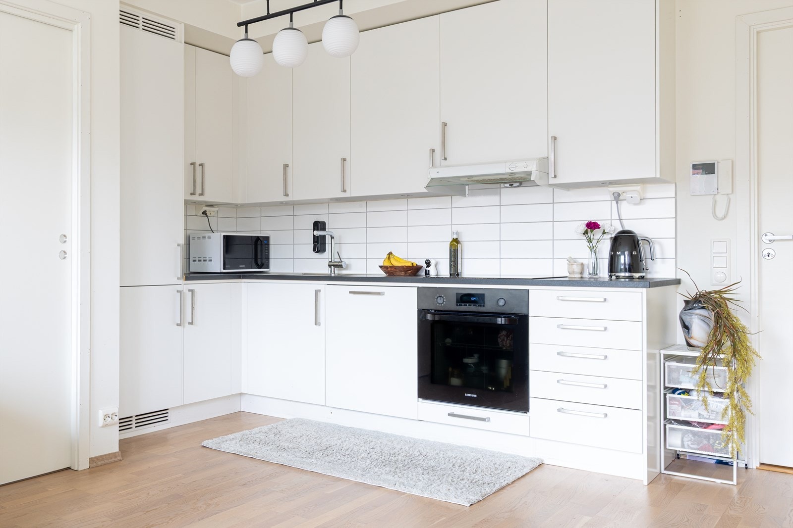 Tilstrekkelig med skap- og benkeplass Galleribilde