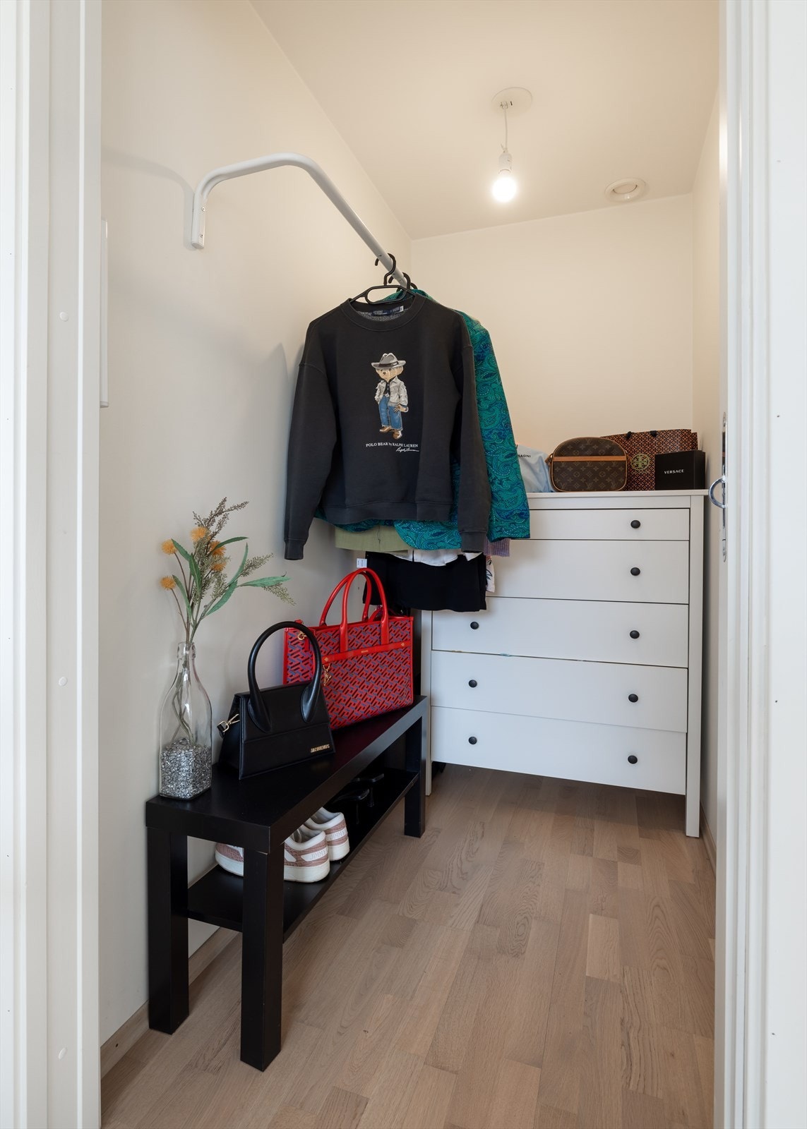 Garderobe Galleribilde