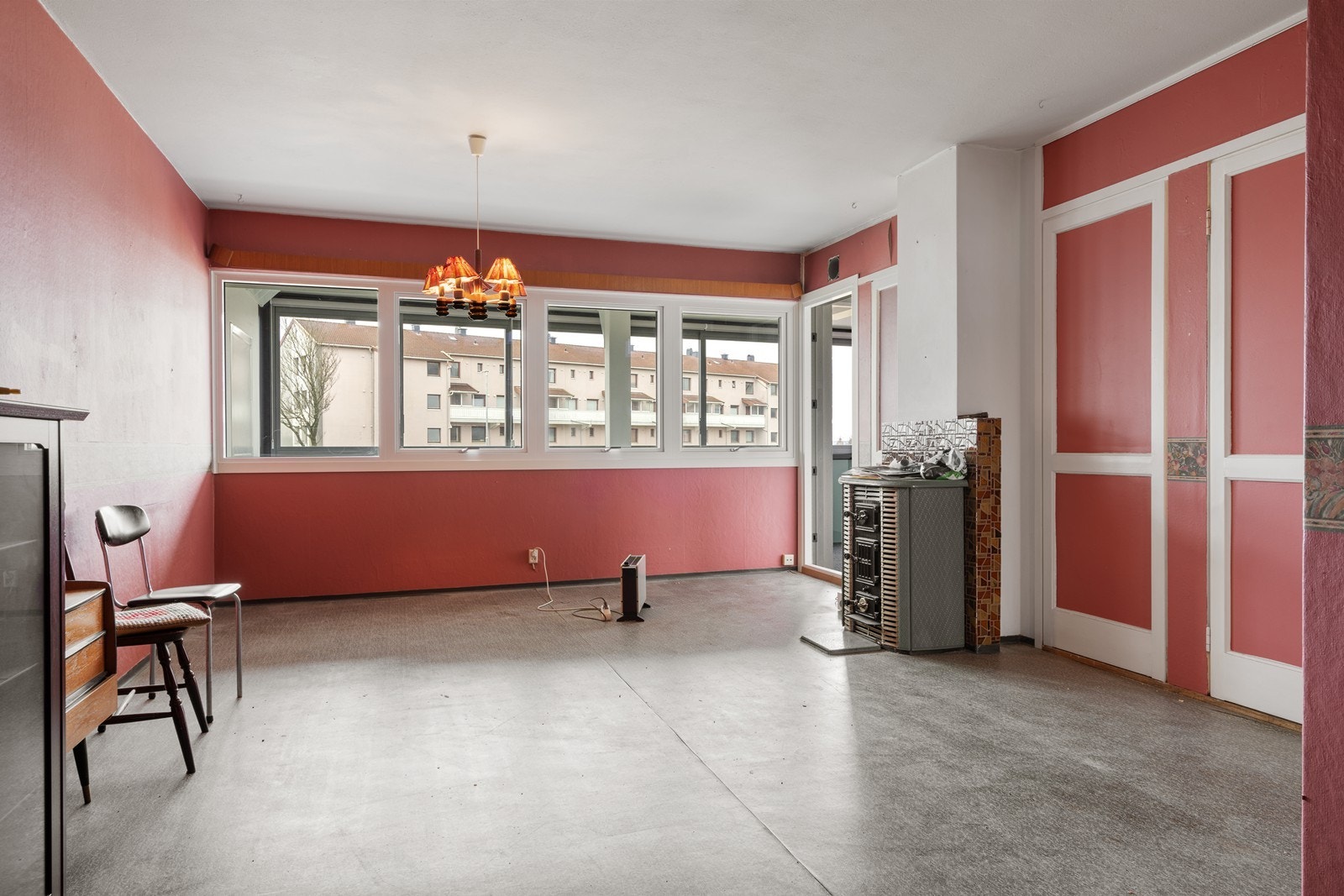 Vedovn og utgang til innglasset terrasse Galleribilde