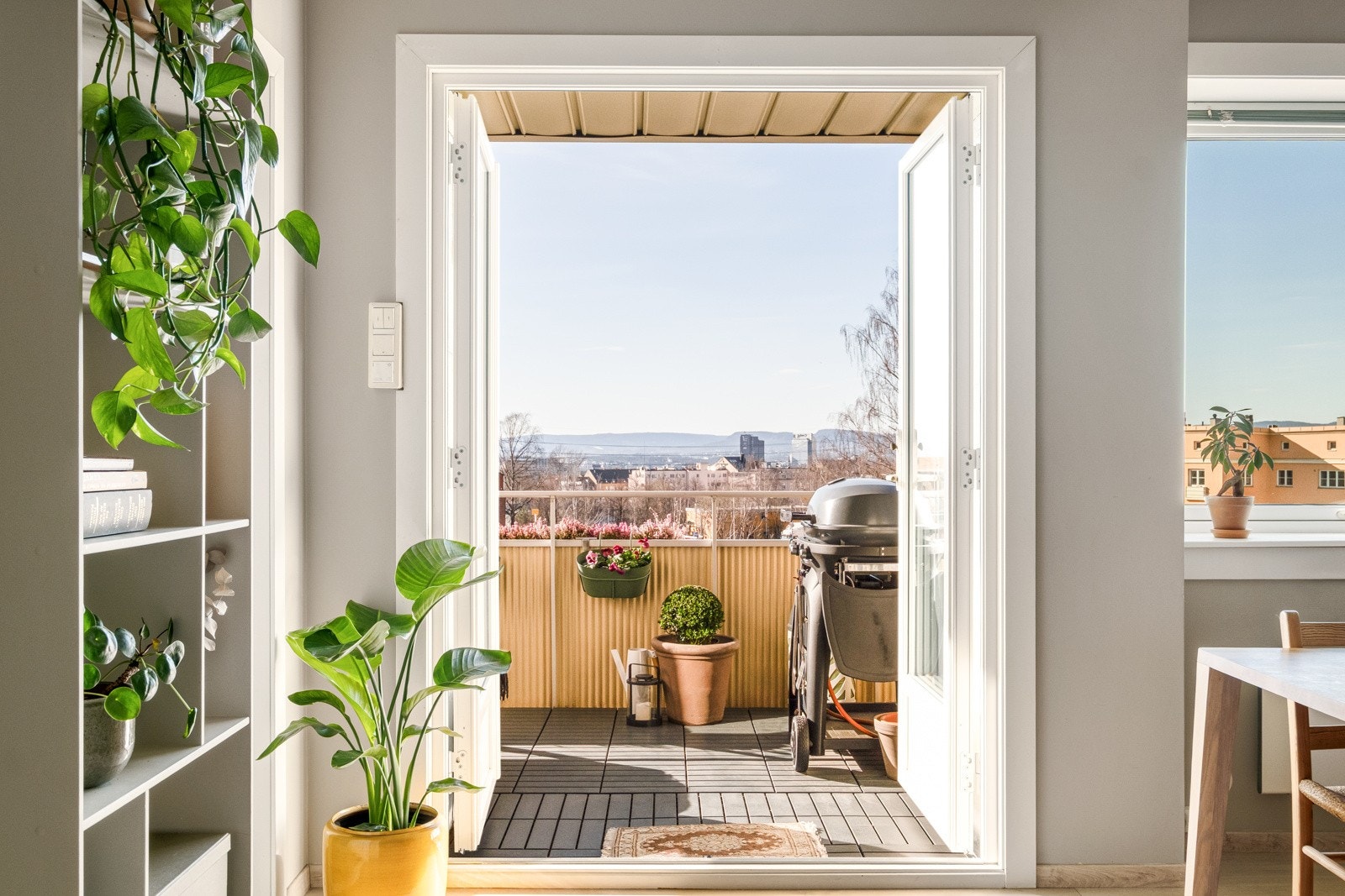 Området er både rolig og sentralt, med barnevennlige områder rett utenfor døren. Galleribilde